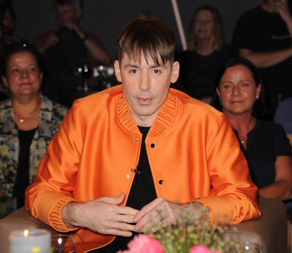 Skandal-Doku macht Furore: Kilian Kerner zeigt GNTM-Girls den Mittelfinger
