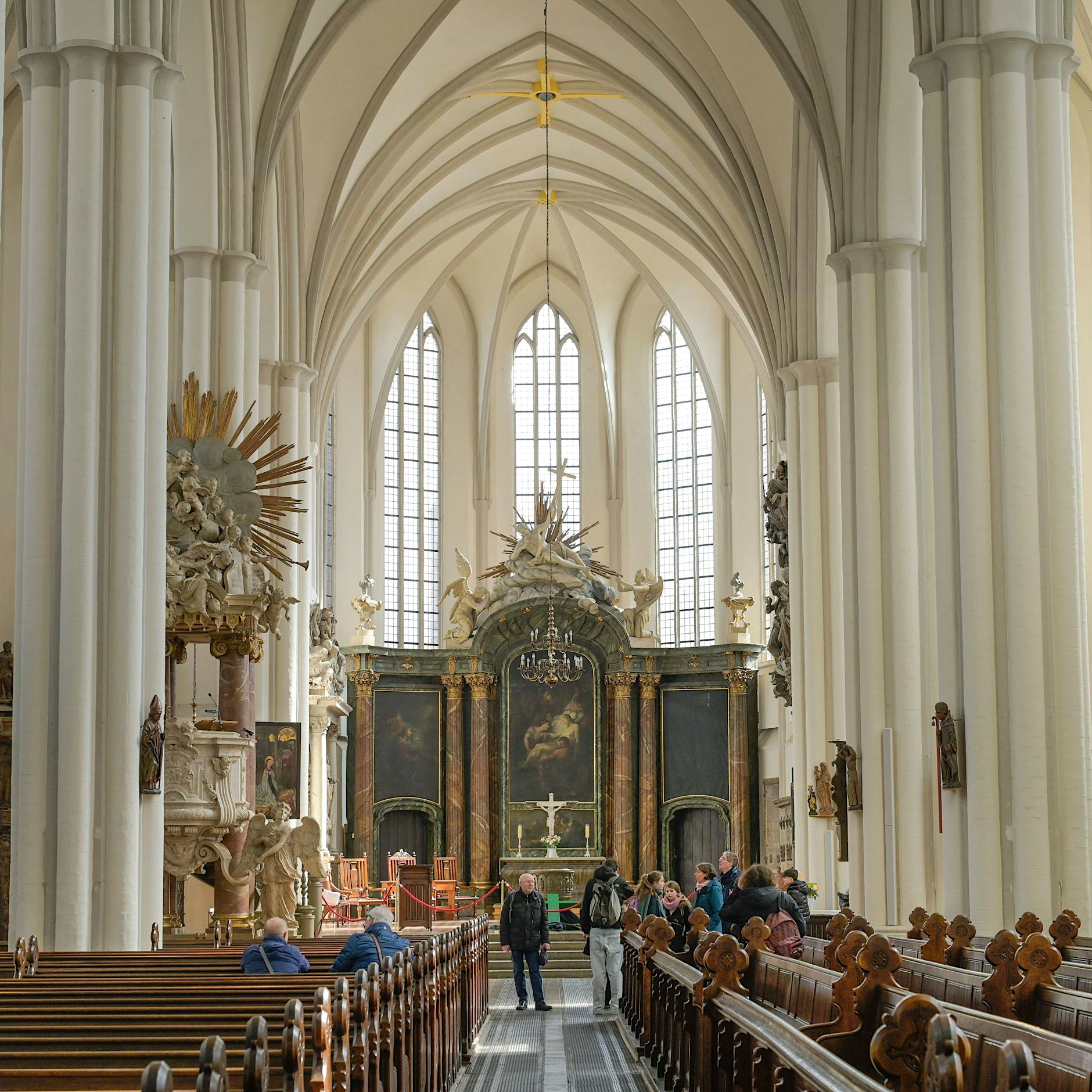 Abkühlung in Berlin: Evangelische Kirchen bieten Schutz vor Hitze und Sonne an