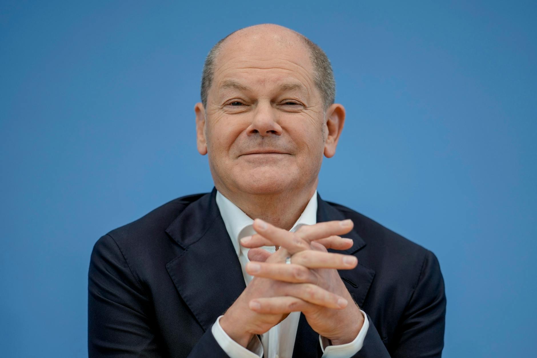 Bundeskanzler Olaf Scholz (SPD) stellte sich am Freitag zum letzten Mal vor der Sommerpause den Journalisten-Fragen. 
