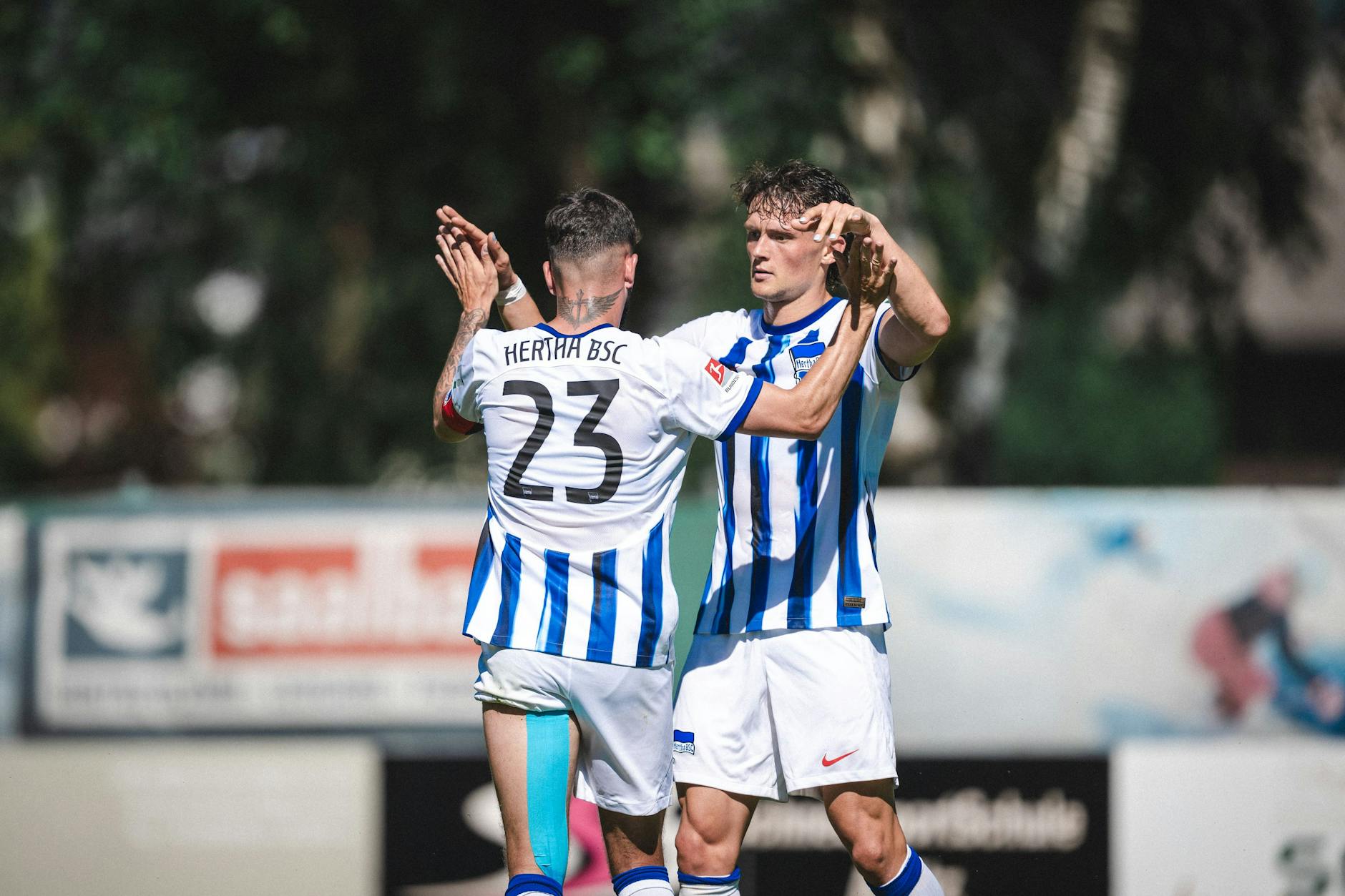 Fabian Richter und Marco Richter vestehen sich prächtig im Hertha-Sturm. Beim 2:1 gegen Molenbeek trafen beide.
