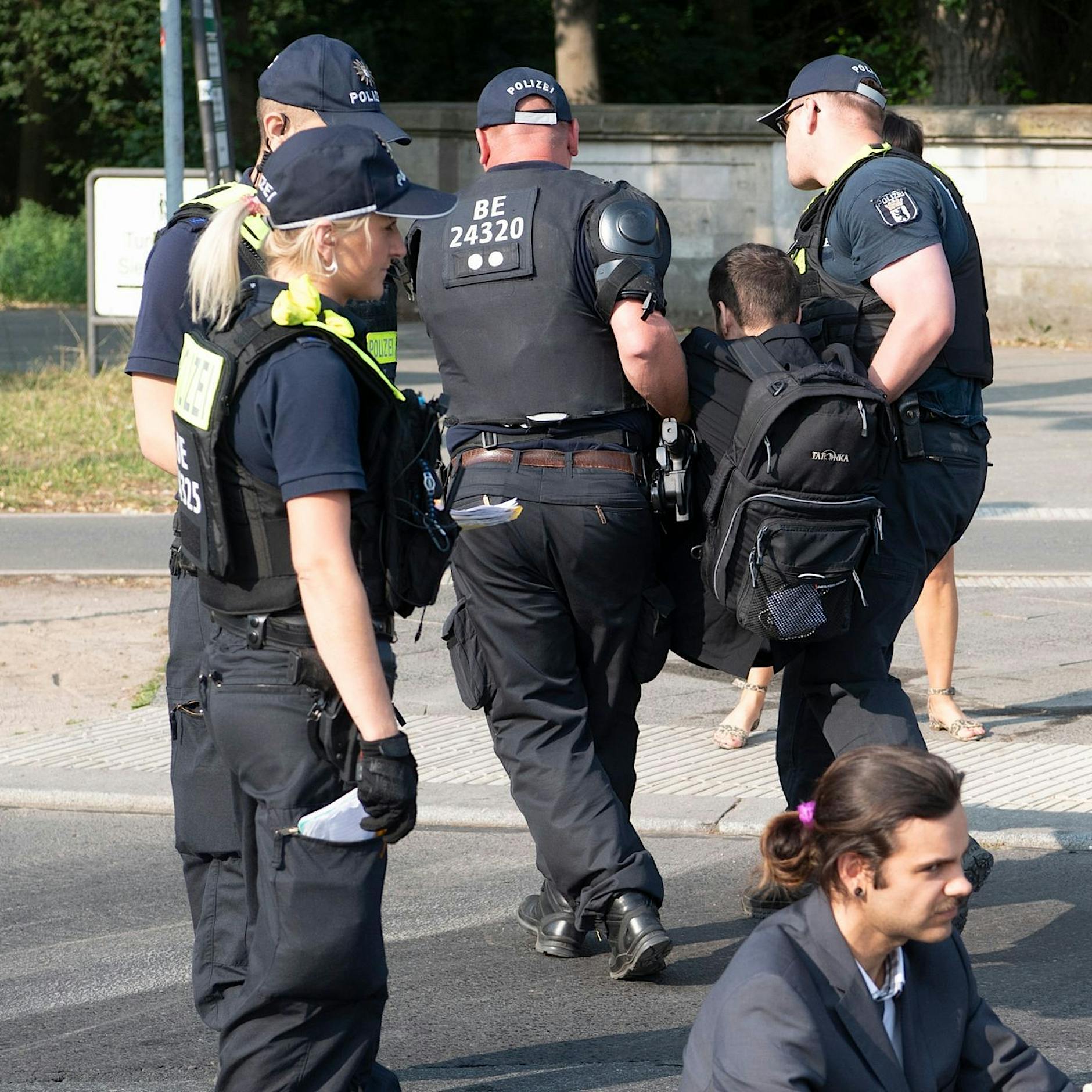 Letzte Generation: Klimaaktivisten drohen womöglich hohe Schadenersatzforderungen