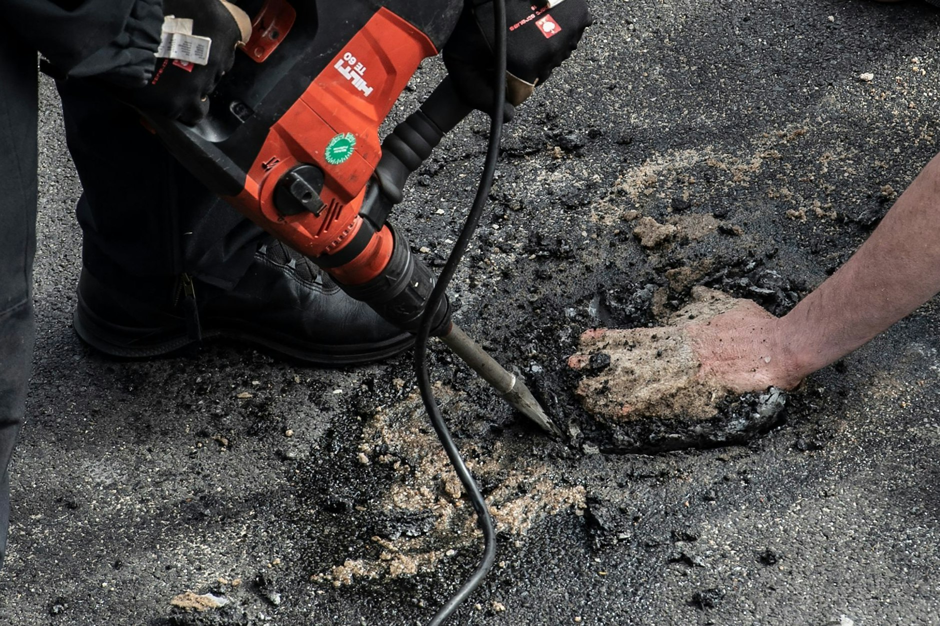 Immer wieder stören Blockaden der Gruppe Letzte Generation auch den Straßenverkehr.