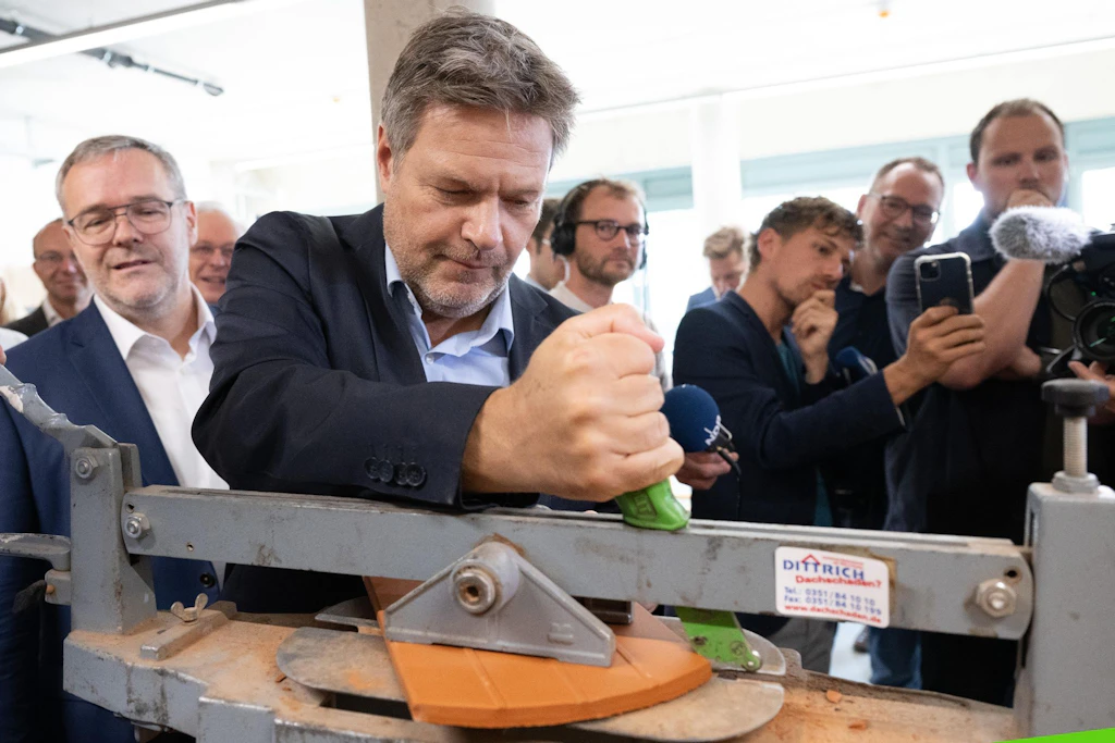 Habeck wirbt für Handwerk: Energiewende sonst nicht möglich