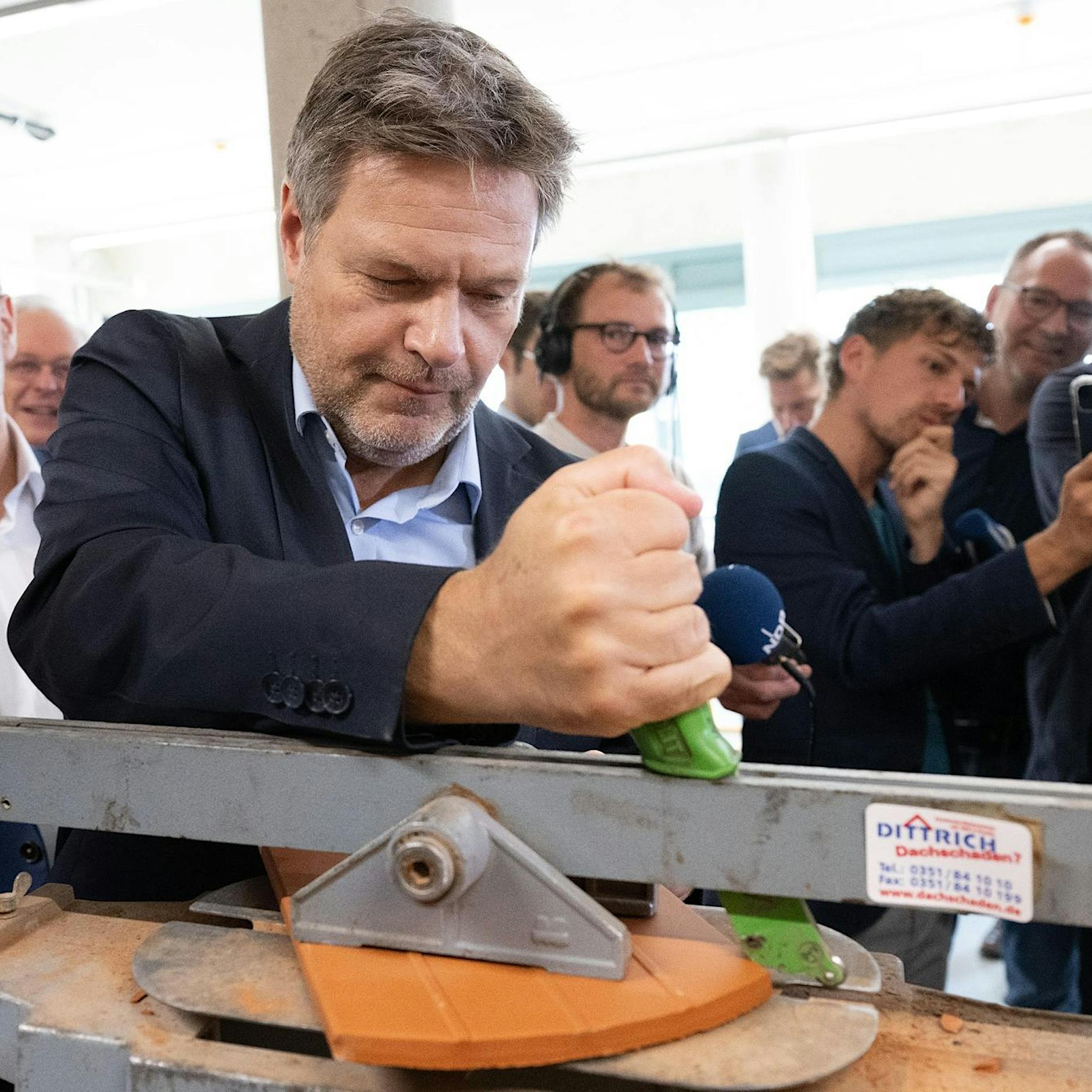 Habeck wirbt für Handwerk: Energiewende sonst nicht möglich