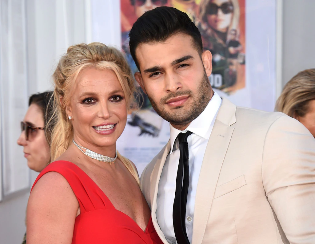 Britney Spears bezahlt Ehemann, damit der sie nicht verlässt