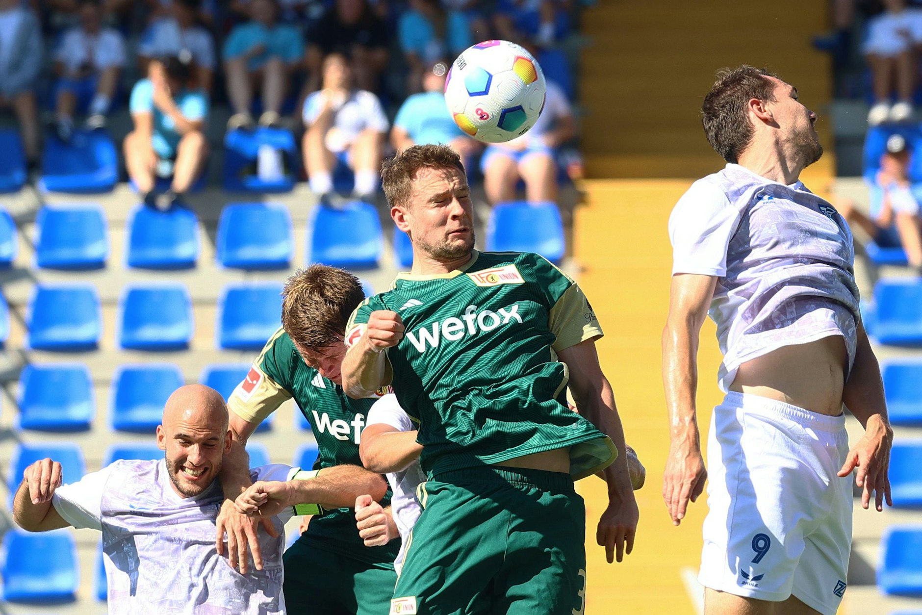 Kurztrip nach Ungarn: Der 1. FC Union Berlin, hier mit Paul Jaeckel beim Kopfball, verliert das Testspiel bei Zalaegerszegi TE FC.
