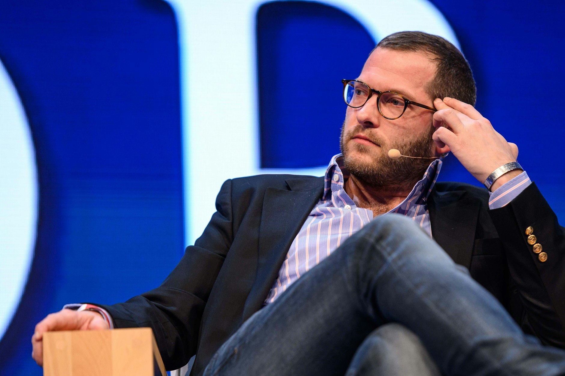 Der ehemalige Chefredakteur der Bild, Julian Reichelt, sorgte mit einem Tweet zur LGBT-Bewegung für Aufsehen. Nun wurde gegen ihn eine Strafanzeige erstattet.