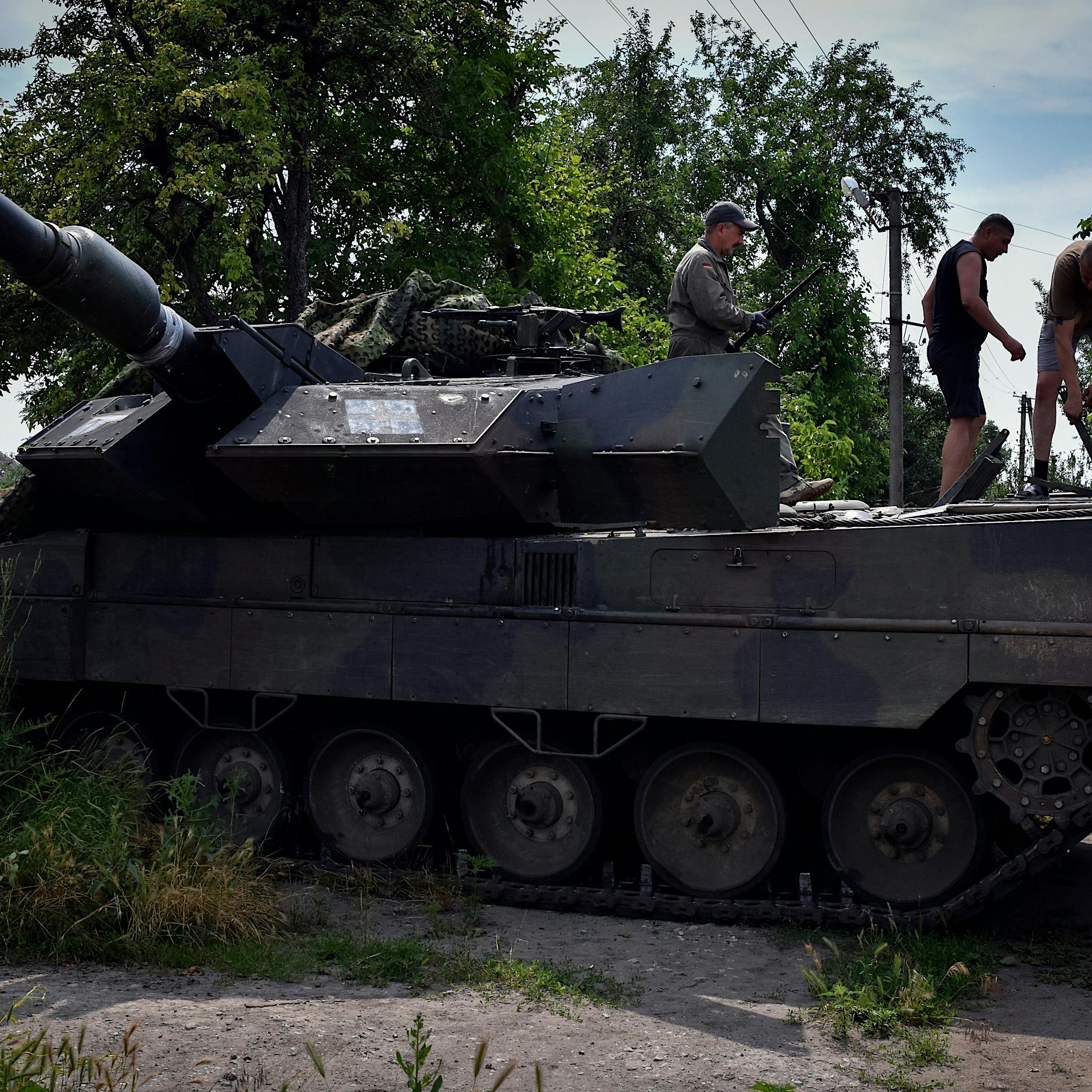 Leopard 2: Washington Post nennt eine Schwachstelle der Panzer im Ukraine-Krieg