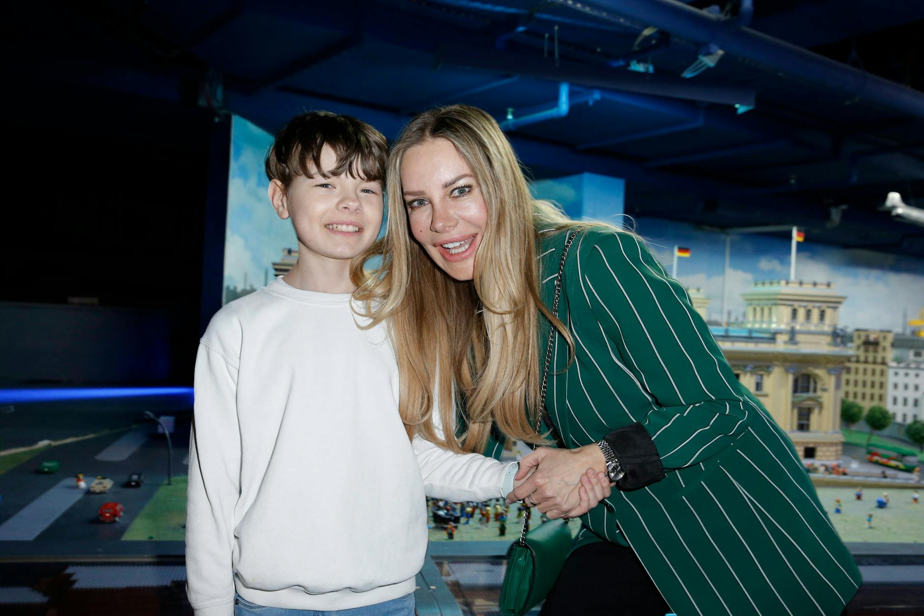 Xenia Seeberg mit Sohn Philip-Elias Martinek im Jahr 2019.