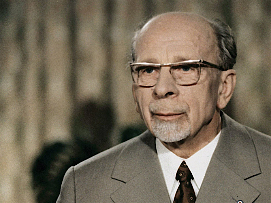 Walter Ulbricht, DDR-Staatsratsvorsitzender, bei einer Neujahrsansprache 1971/72, kurz vor seinem Tod.&nbsp;