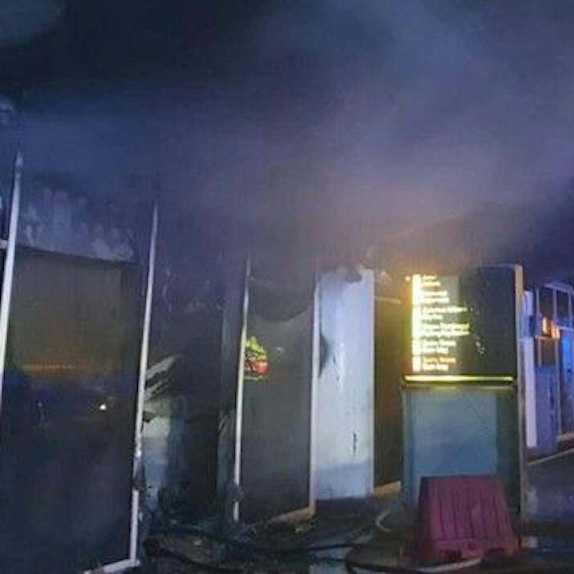 Tausende Urlauber betroffen: Siziliens Flughafen nach Brand bis Mittwoch gesperrt