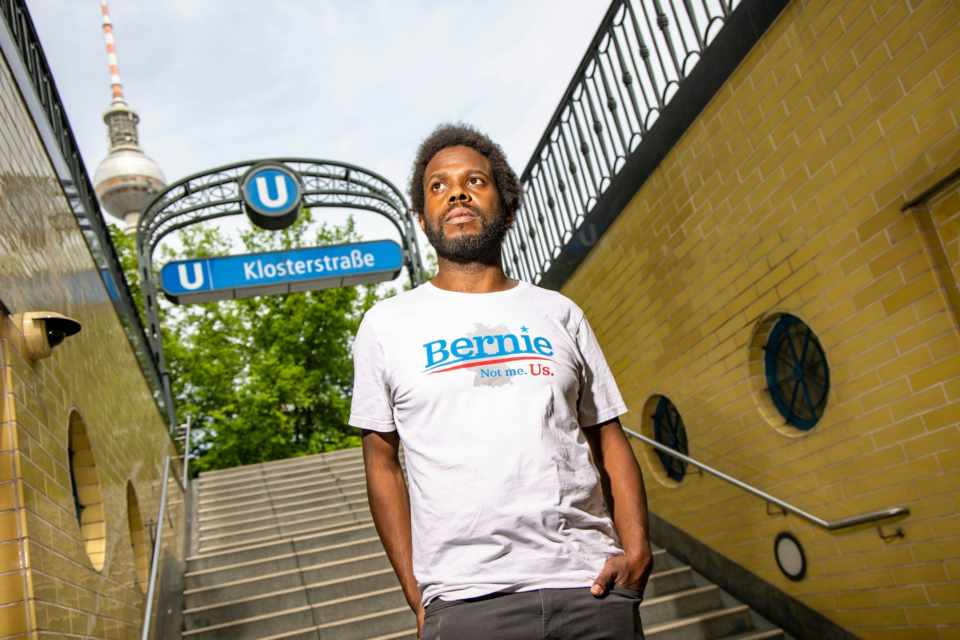 Jeremy Osborne am U-Bahnhof Klosterstraße der Linie U2 in Berlin-Mitte