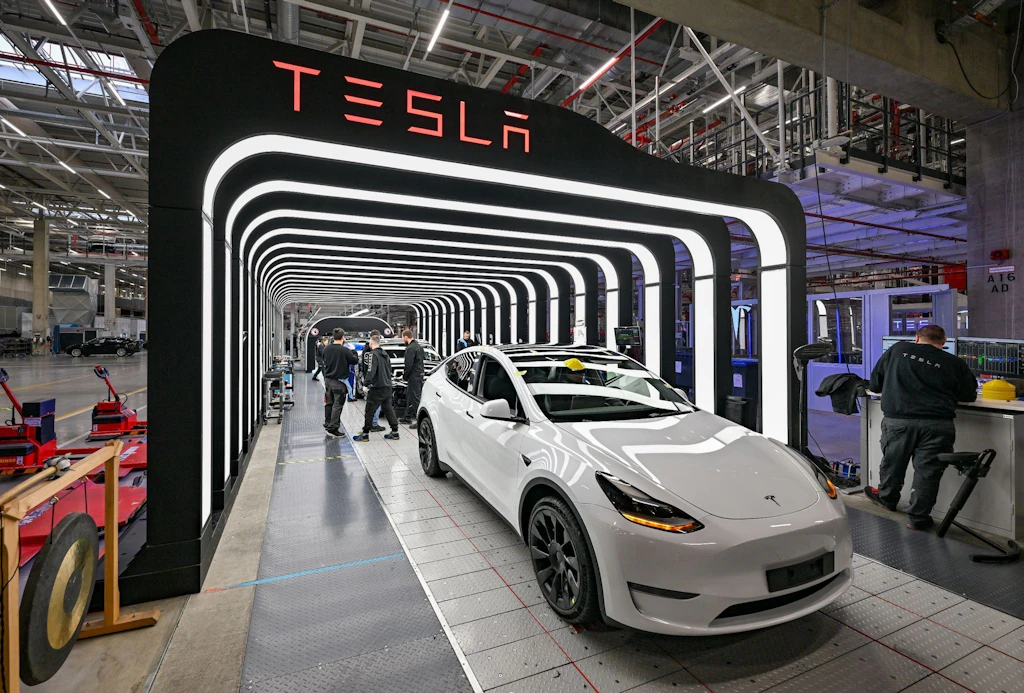 Höhere Sicherheitsanforderungen für Tesla bei Werksausbau