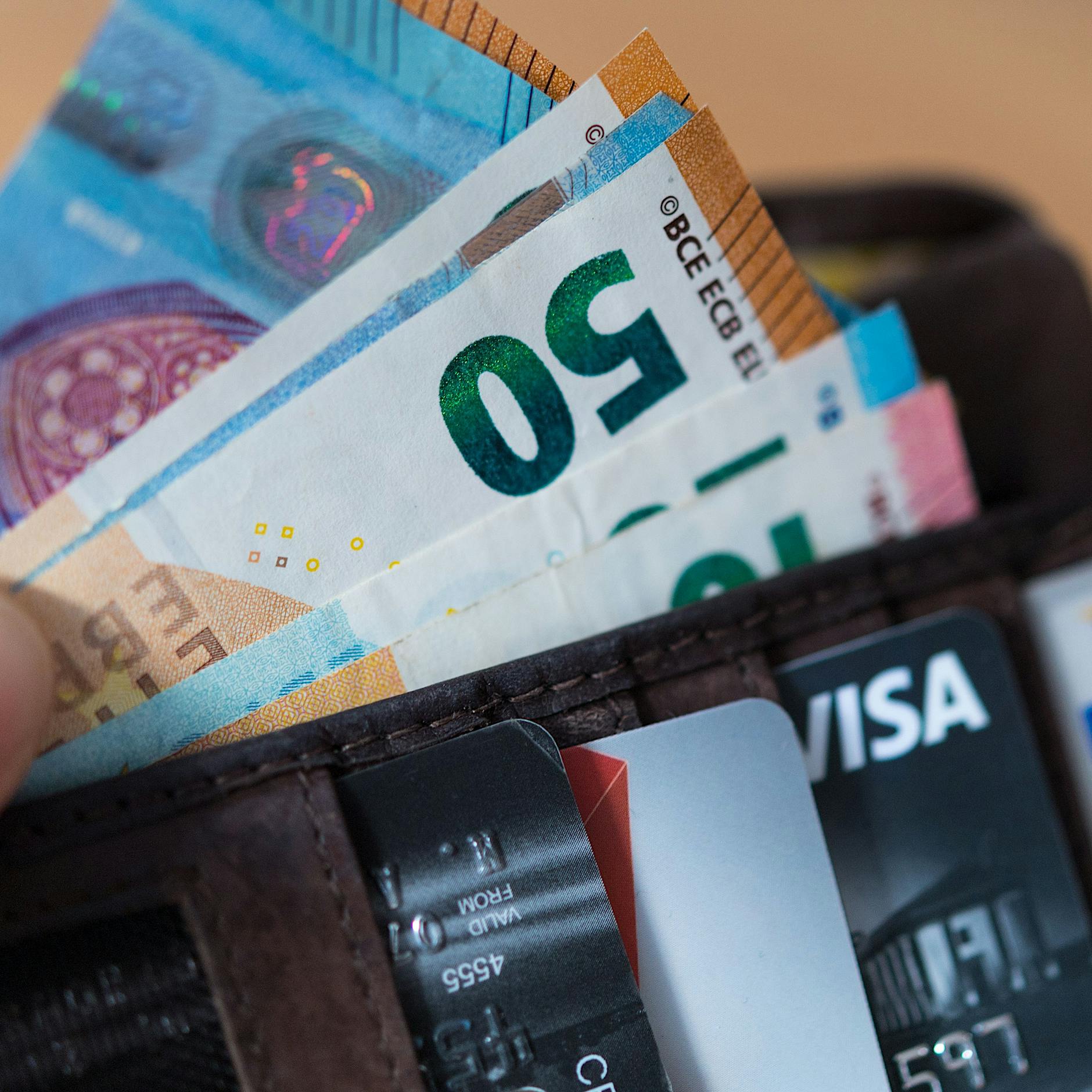 Lohnstatistik: So viel weniger verdienen Ostdeutsche im Jahr