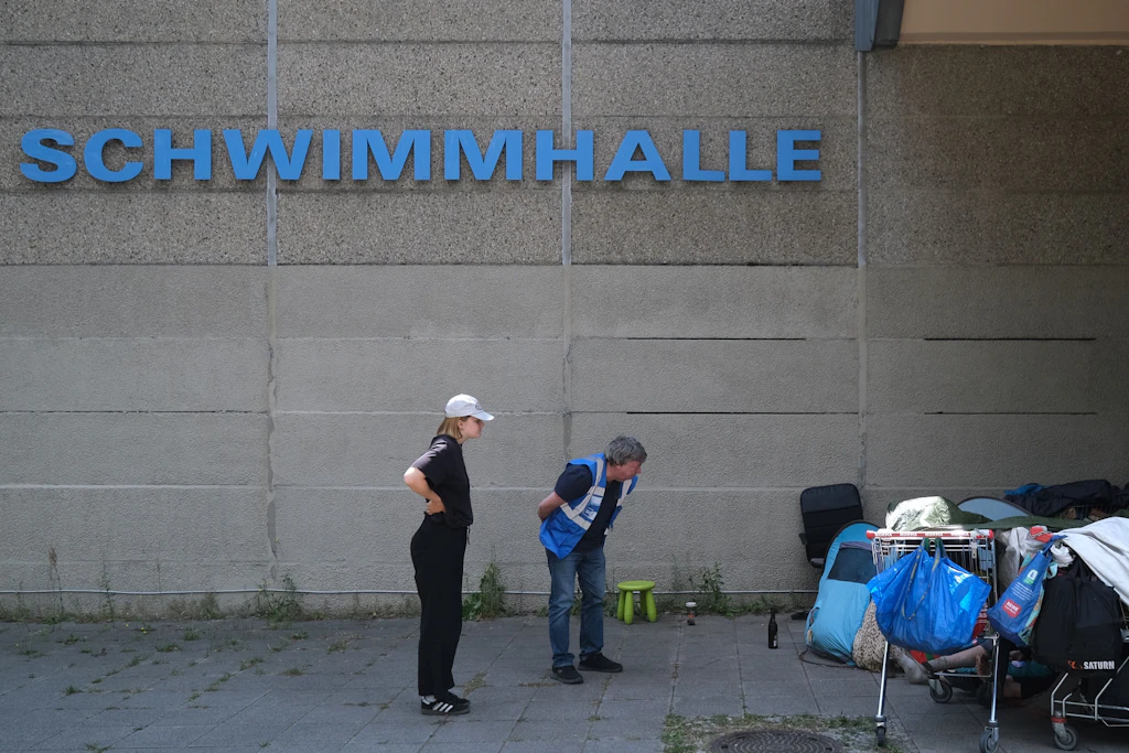 Durst, Sonnenbrand, Erschöpfung: Wie die Hitze Berlins Obdachlose bedroht