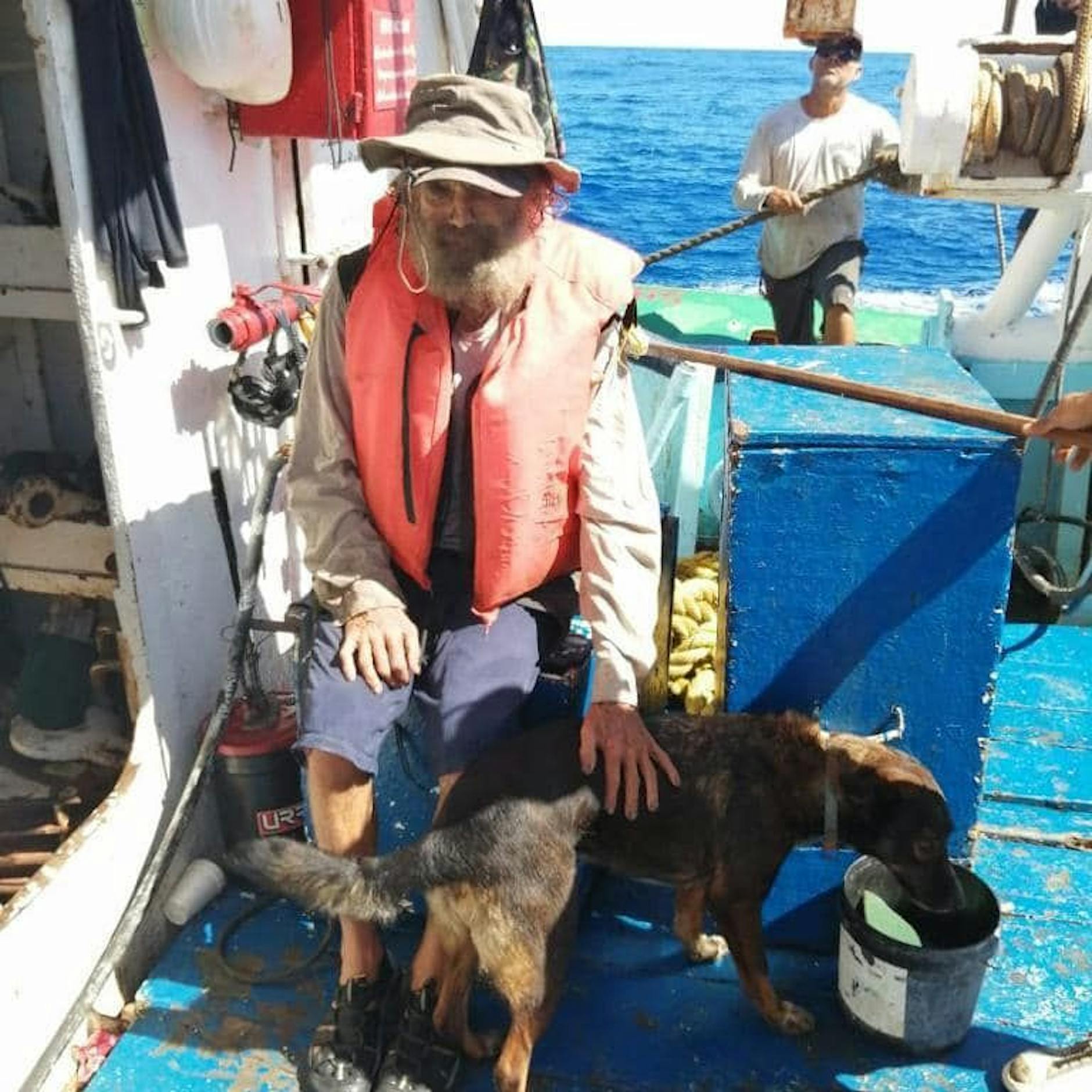 Mann (54) nach drei Monaten aus dem Pazifik gerettet – samt seines Hundes