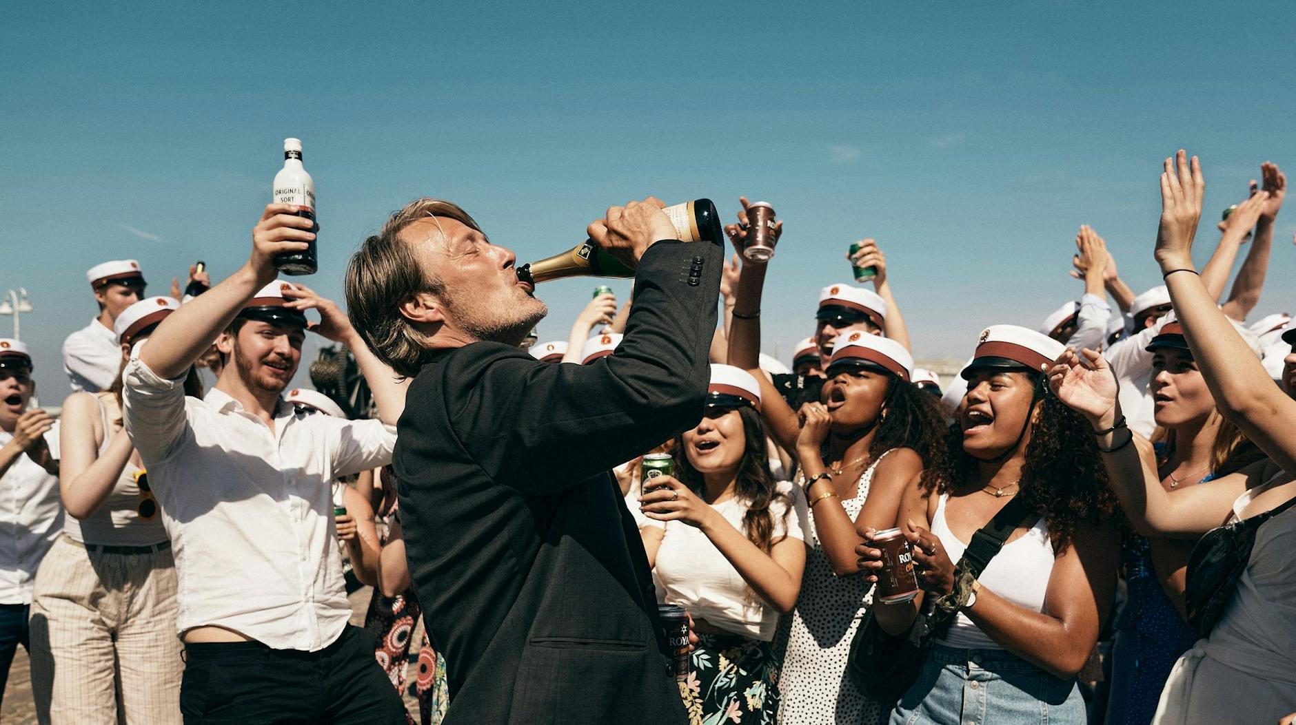 ARD Degeto DER RAUSCH, "Druk", am Dienstag (18.07.23) um 22:50 Uhr und um 02:30 Uhr im ERSTEN.
Plötzlich geht alles wieder: Martin (Mads Mikkelsen) liebt den Rausch.
© ik Ohsten, honorarfrei - Verwendung gemäß der AGB im engen inhaltlichen, redaktionellen Zusammenhang mit genannter Degeto-Sendung und bei Nennung "Bild: Degeto/Weltkino Filmverleih/Henrik Ohsten" (S2+). ARD Degeto/Programmplanung und Presse, Tel: 069/1509-335, degeto-presse@degeto.de