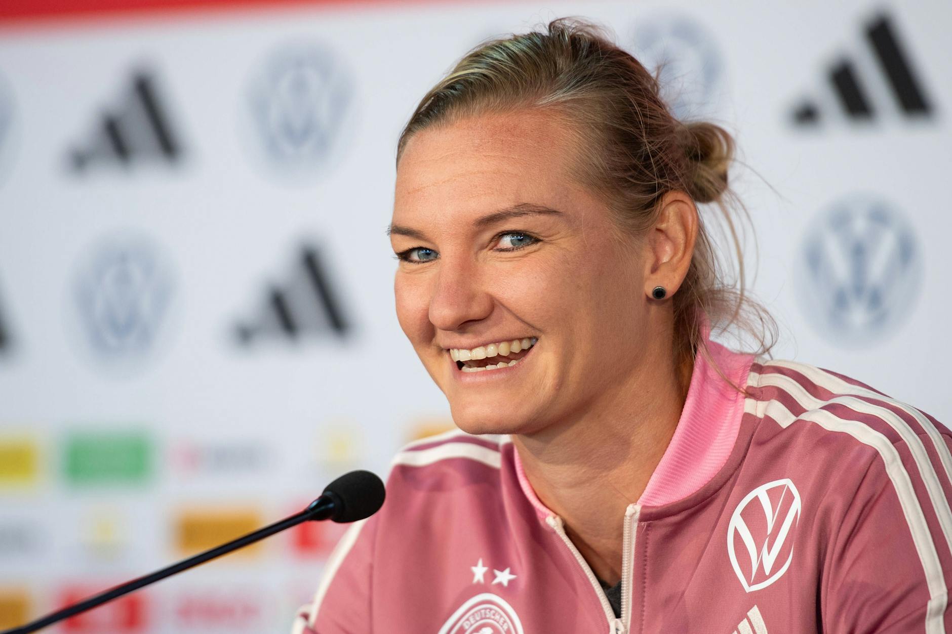 Deutschlands Spielführerin Alexandra Popp hat keine Lust auf Frust und Tränen bei der anstehenden Fußball-WM.