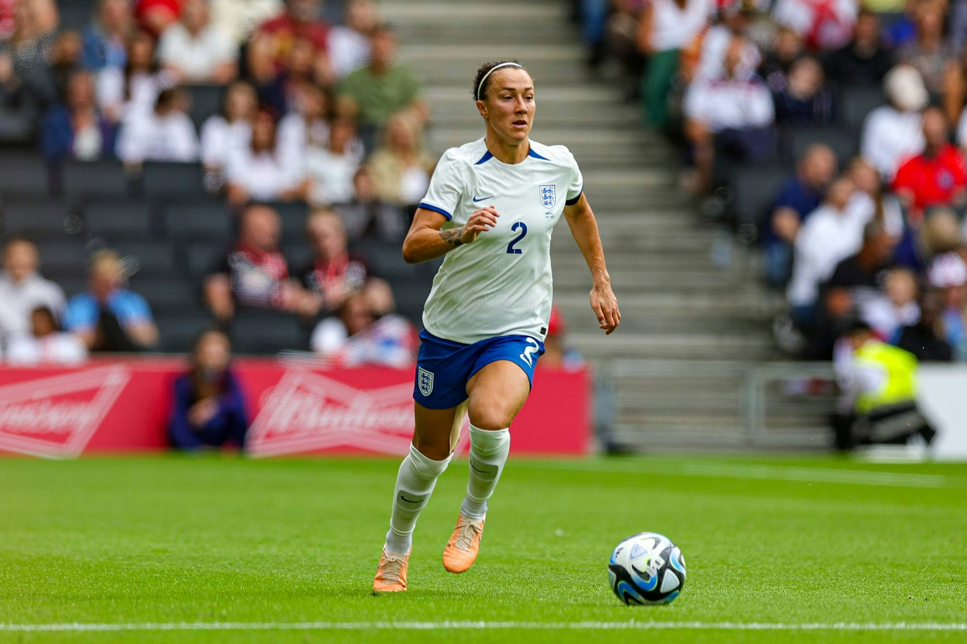 Die Engländerin Lucy Bronze während eines Freundschaftsspiels zwischen England und Portugal
