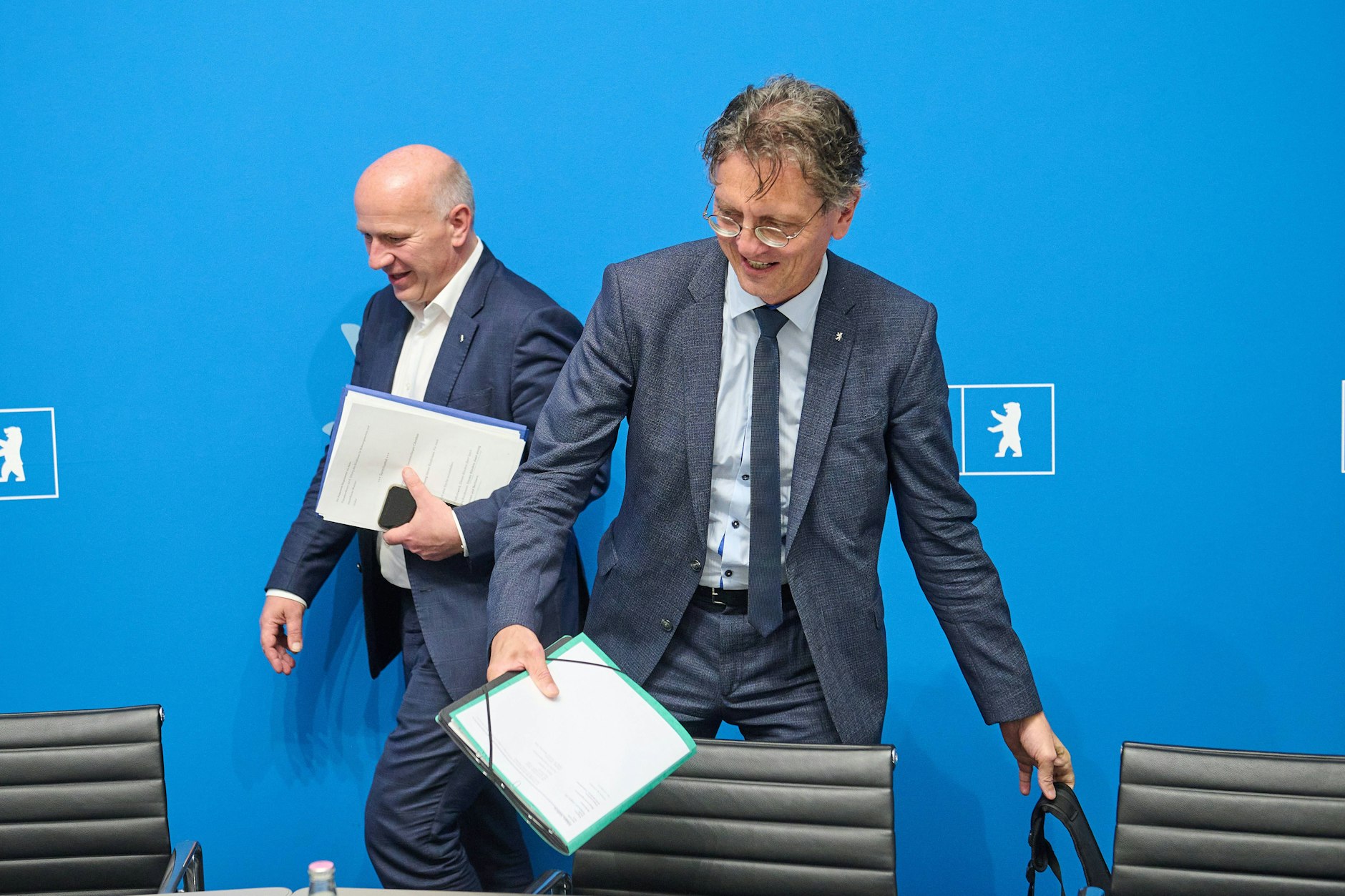 Der Regierende Bürgermeister Kai Wegner (l.) und Christian Gaebler, Senator für Stadtentwicklung