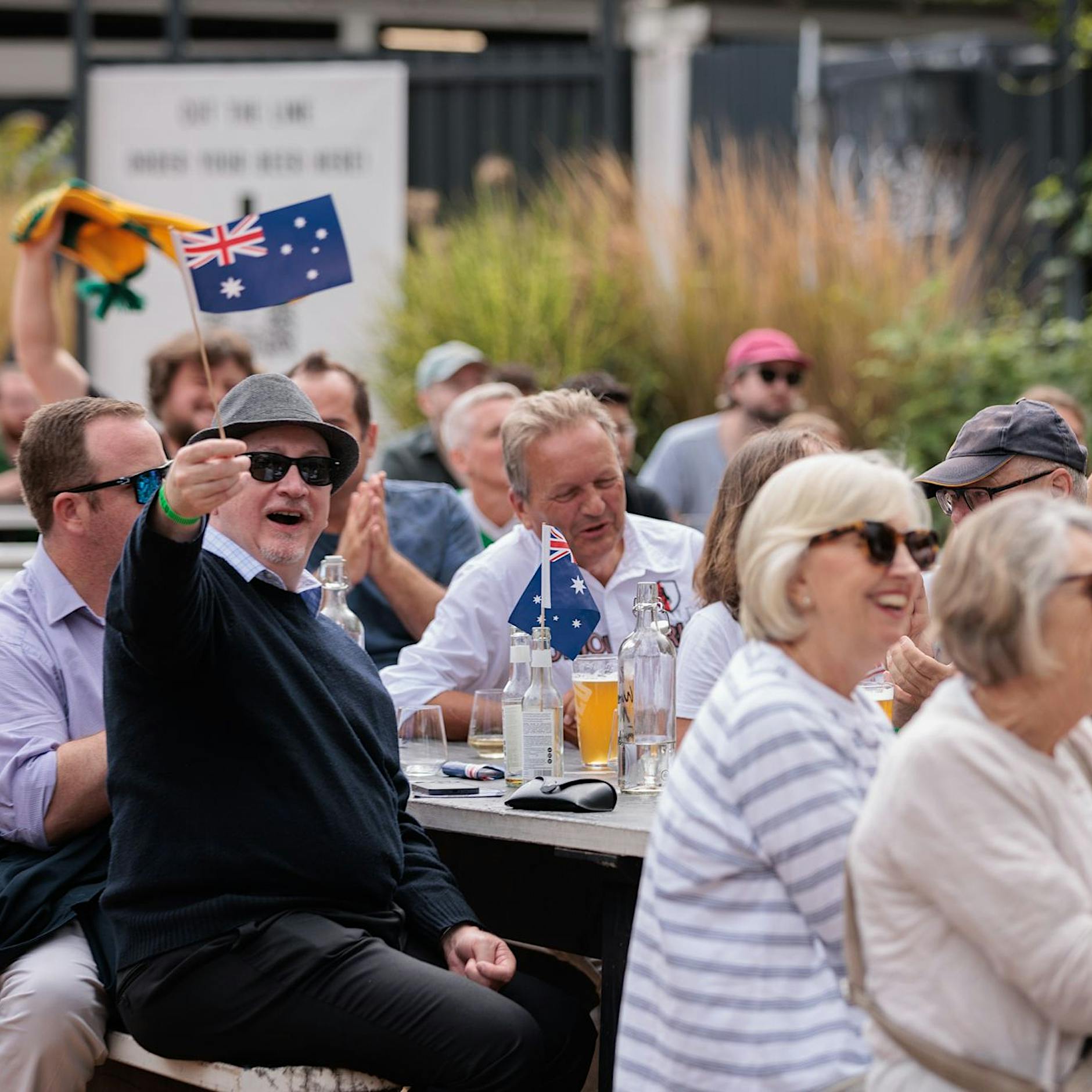 Frauen-Fußball-WM: So feiern australische und irische Fans in Berlin