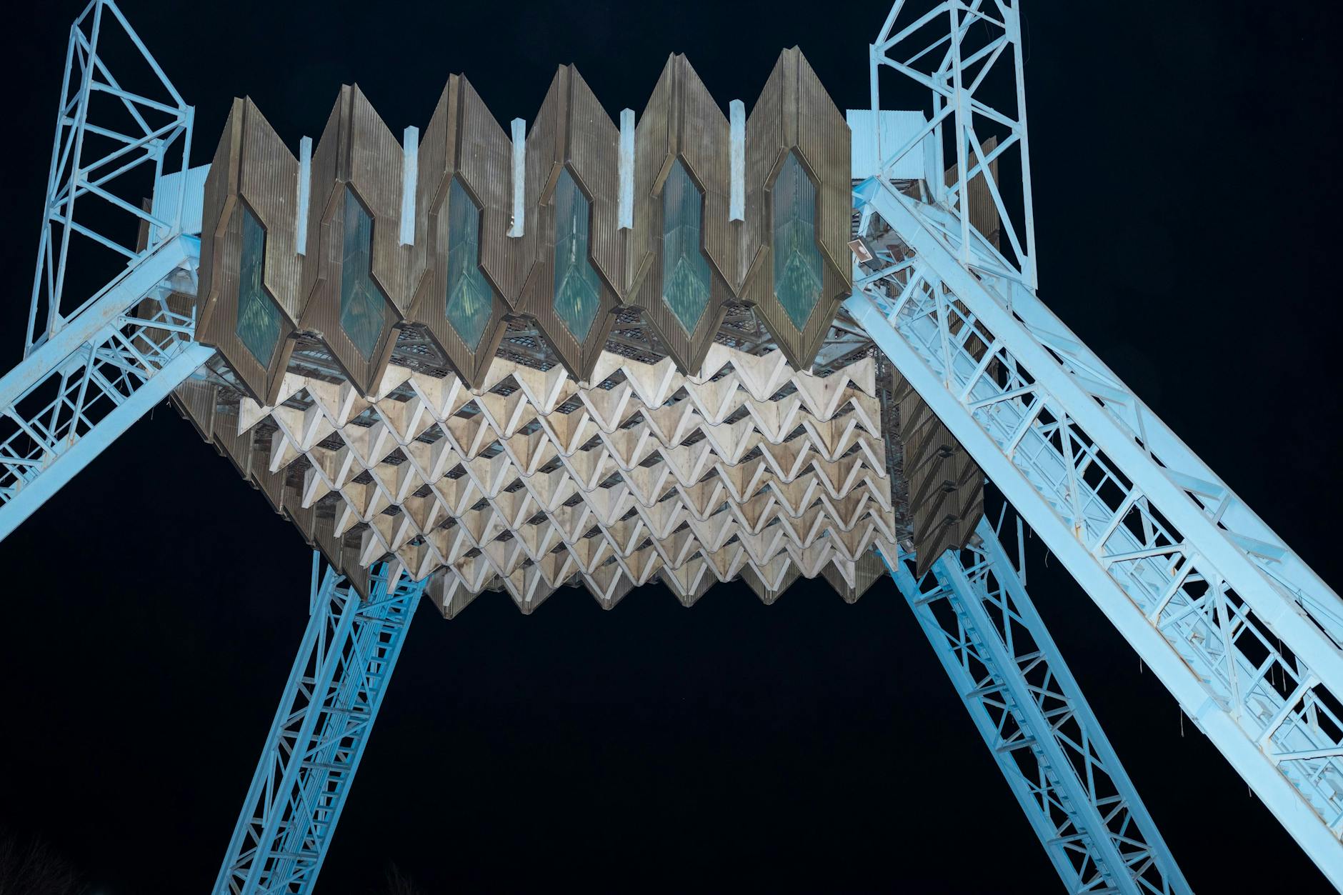 Das Arena-Theater nahe dem Turkestan-Palast, erbaut in den 1990er-Jahren