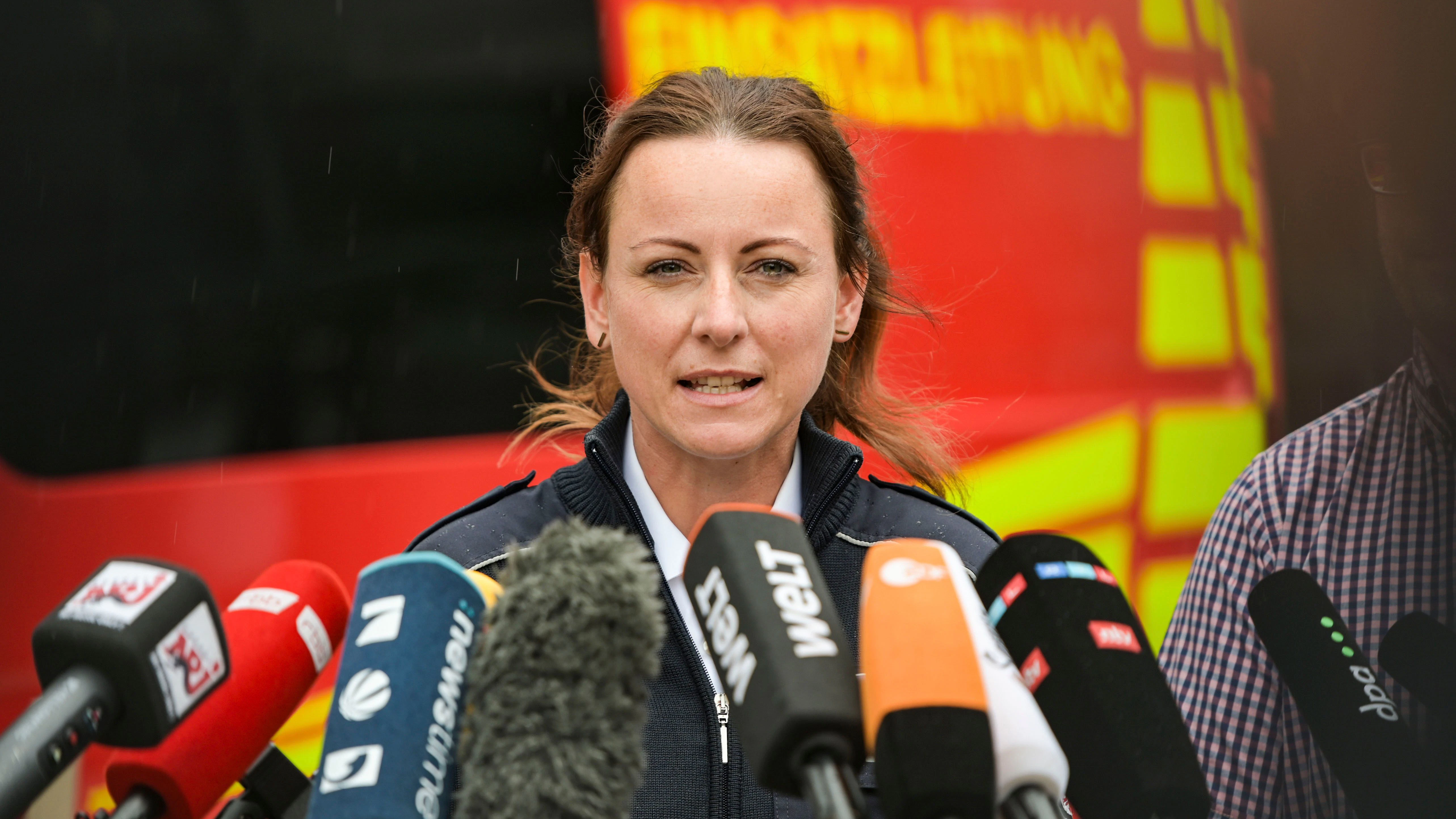 Polizeisprecherin&nbsp; Kerstin Schröder (Direktion West) bei einer am Mittag abgehaltenen Pressekonferenz.&nbsp;