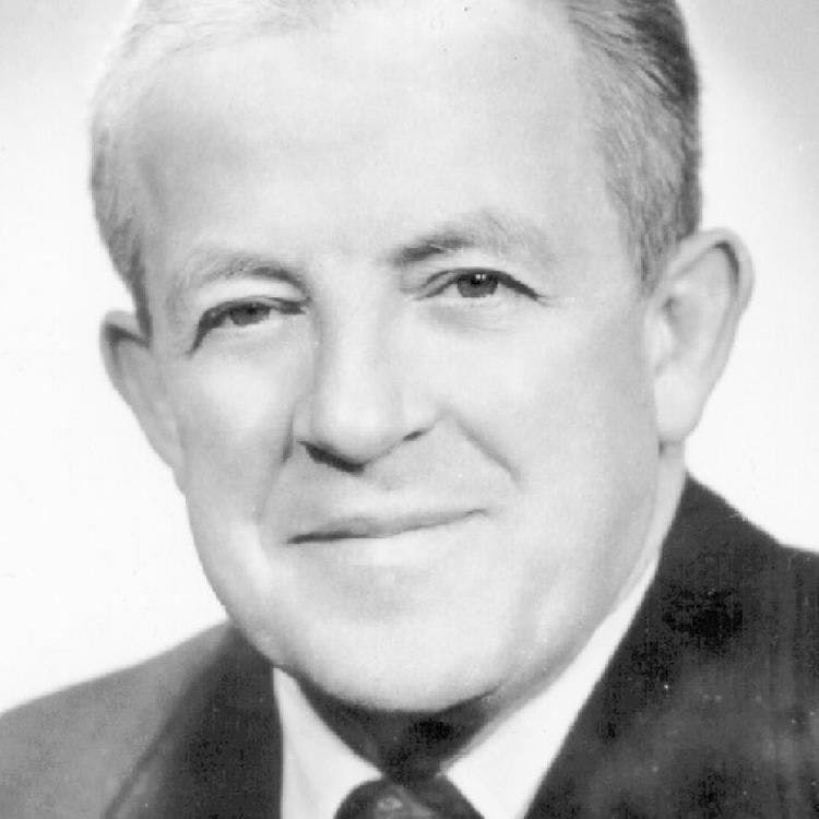 Der US-Cheftrainer Bob Kiphuth stachelte einst in Leipzig die DDR-Schwimmer an. 