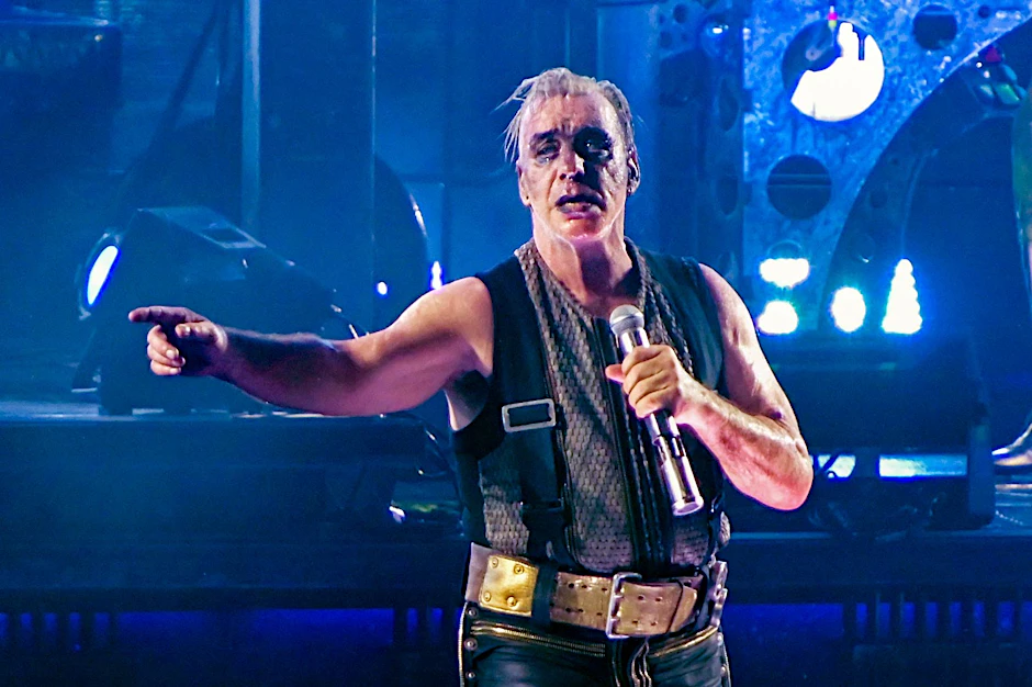 Till Lindemann beim Rammstein-Konzert am 15. Juli 2023 im Berliner Olympiastadion
