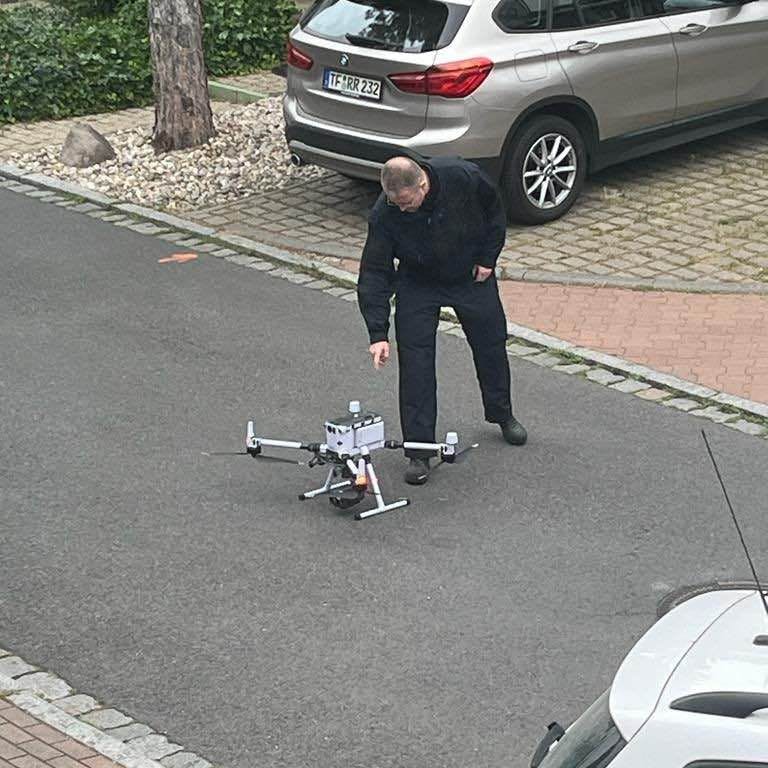 Polizei im Einsatz bei einer möglichen Sichtung in Kleinmachnow.