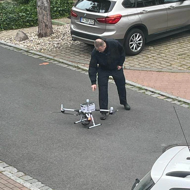 Polizei im Einsatz bei einer möglichen Sichtung in Kleinmachnow.