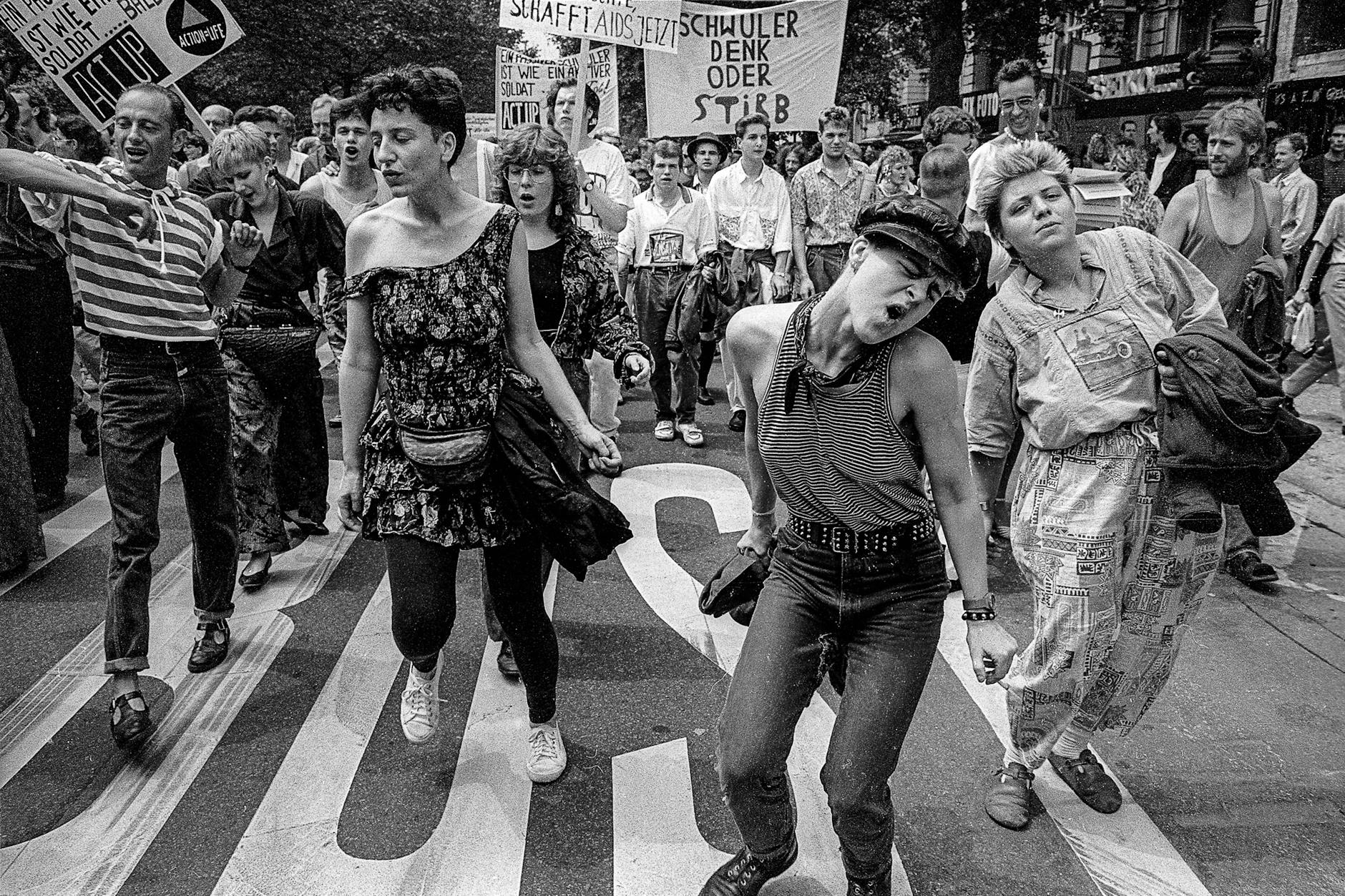 Auf die Straße! Auch in Berlin war der CSD 1989 schon eine Bewegung, die das Stadtbild prägte.