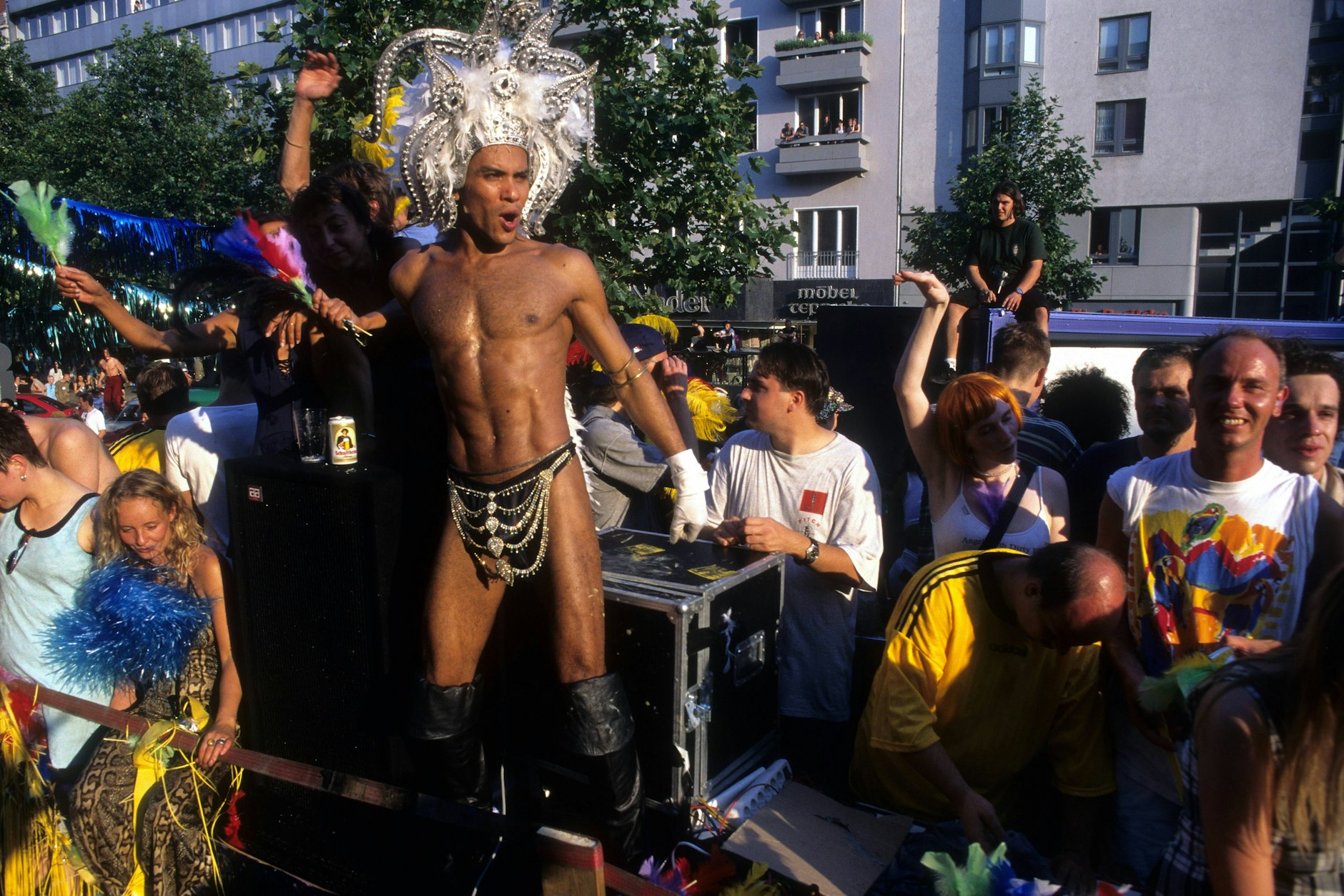 Party und Pride: Auch der Berliner CSD war 1995 längst zu einem Großevent geworden. Nicht allen gefiel das.
