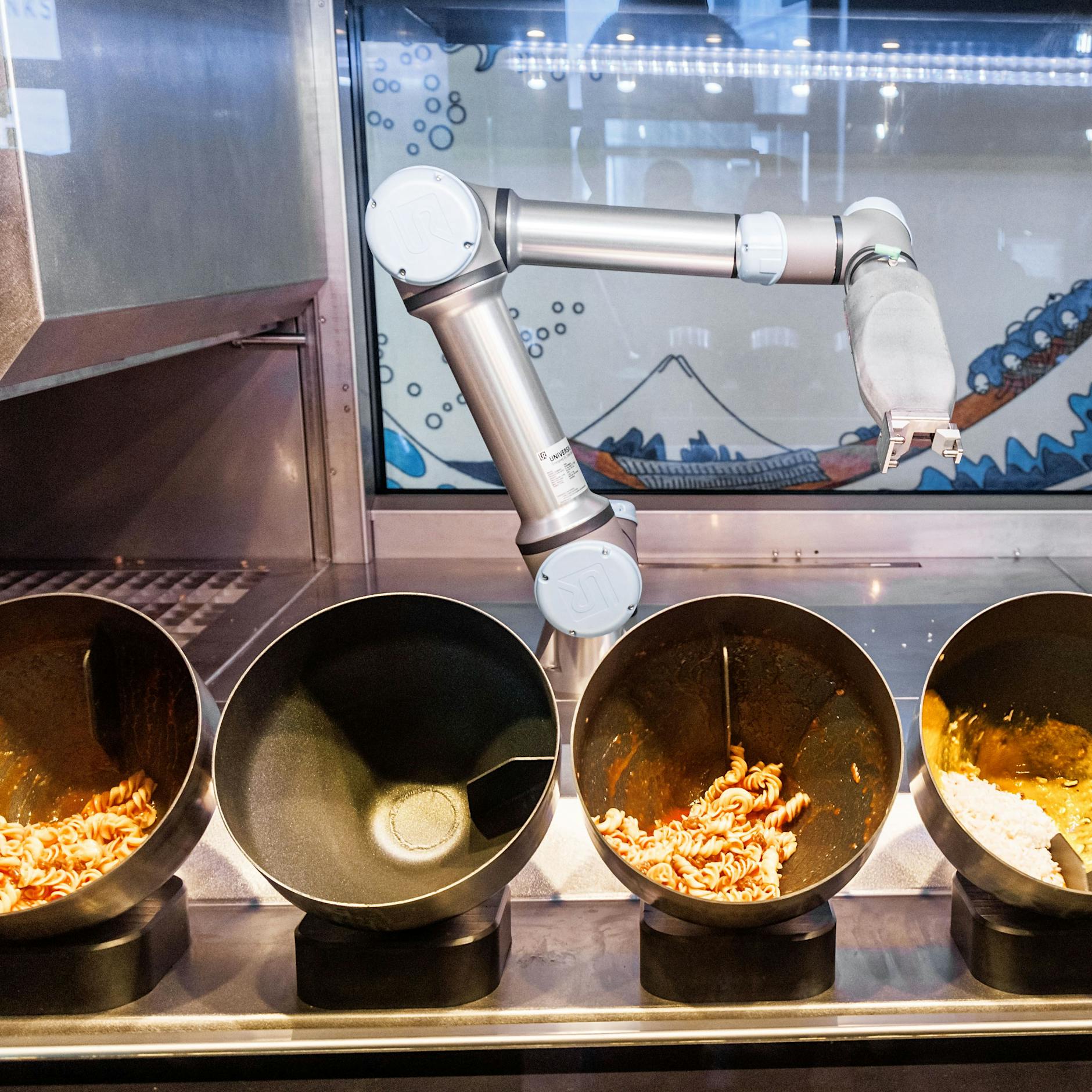 Mahlzeit! In diesem Hotelrestaurant kocht jetzt ein Roboter