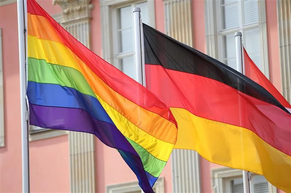 Deutschlandfahne Statt Regenbogen Rechte Benennen Pride Month In Deutschlandfahne Statt Regenbogen Rechte Benennen Pride Month In