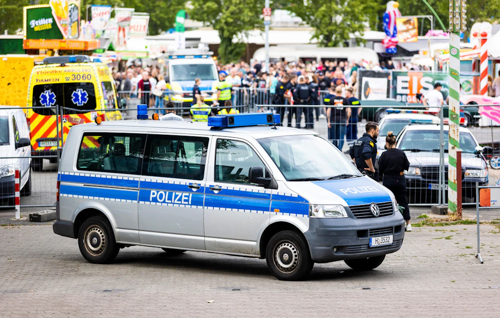Update! Autoshow in Hannover: Ford Mustang rast in Menschenmenge – 5 Verletzte