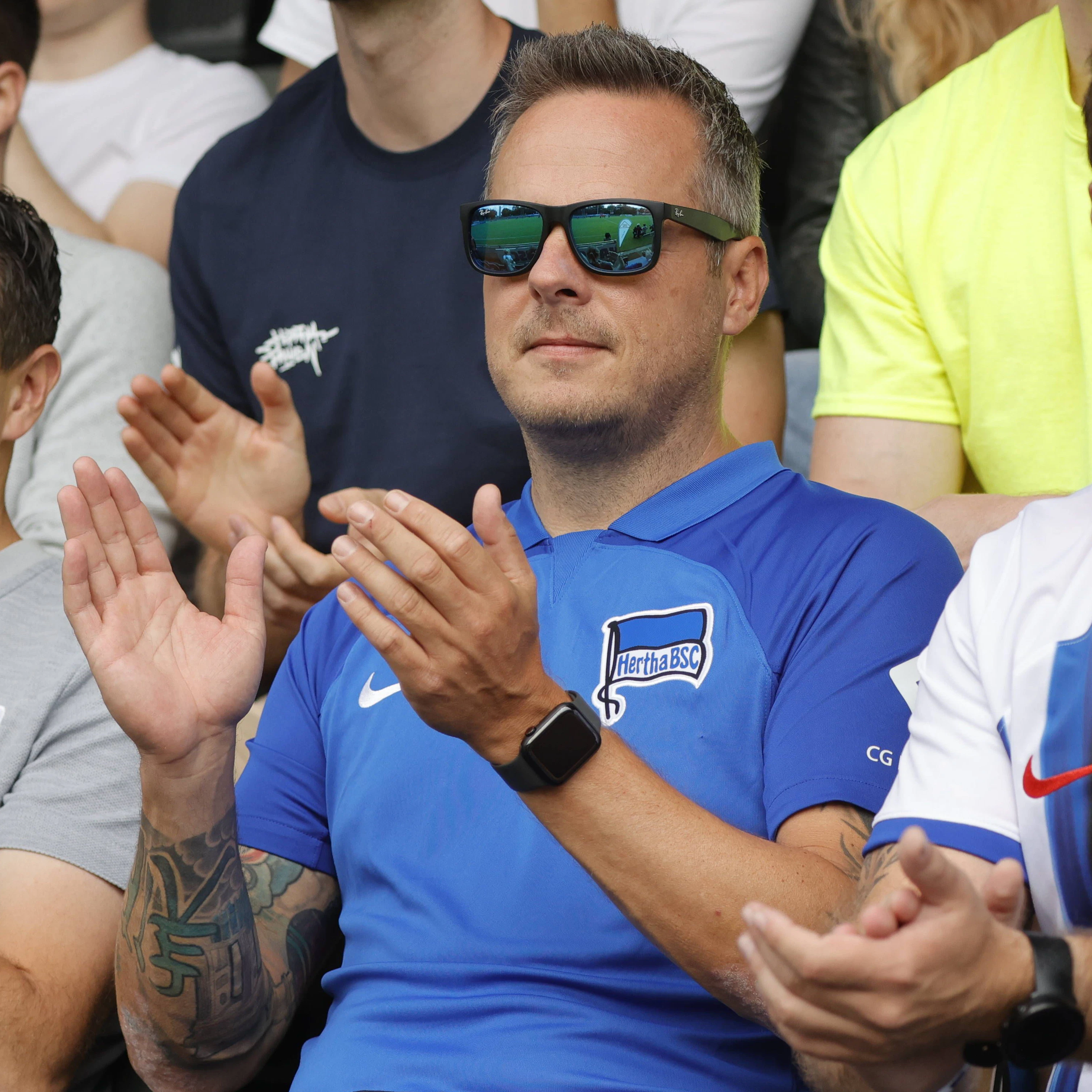 Herthas Präsident Kay Bernstein genoss den blau-weißen Tag mit den Fans.