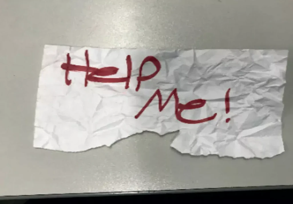 „Help Me!“: Dieser Zettel rettet 13-Jähriger das Leben!
