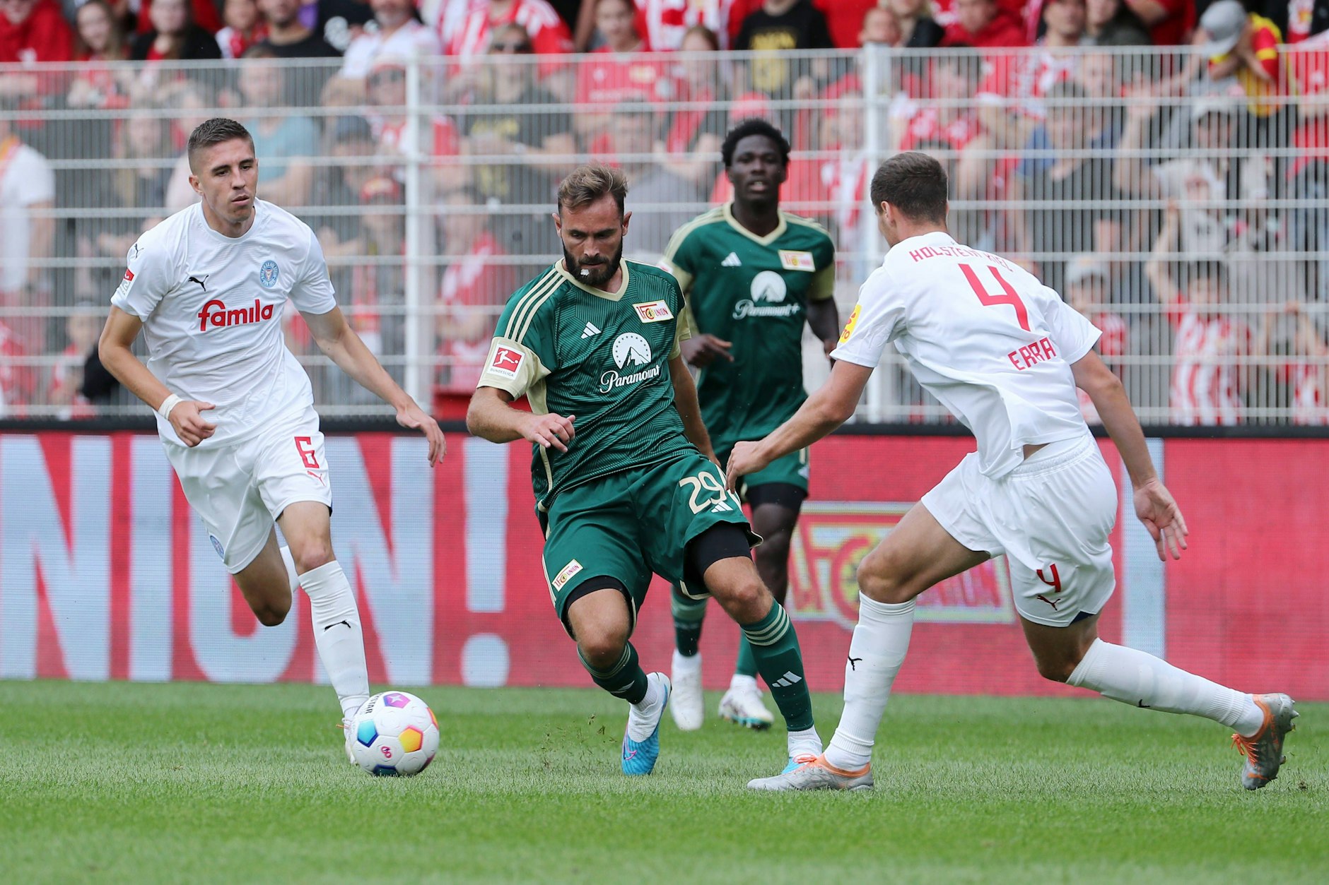 Das Testspiel zwischen dem 1. FC Union Berlin und Holstein Kiel musste wegen einer Verletzung des Schiedsrichters lange unterbrochen werden.