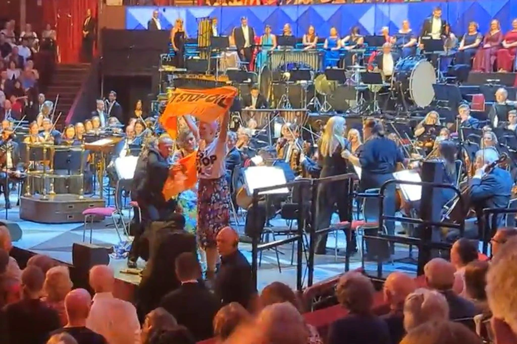 Klimaaktivisten stören „BBC Proms“-Konzert in London