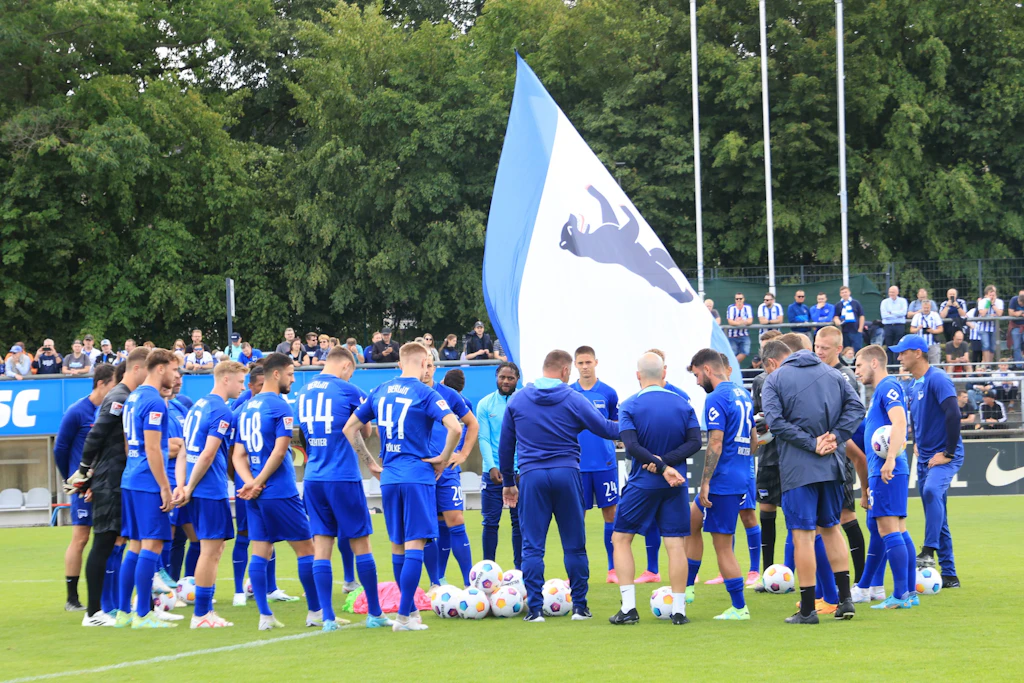 Hallo, Jungprofis, Herthas Abstieg ist eure Riesenchance!