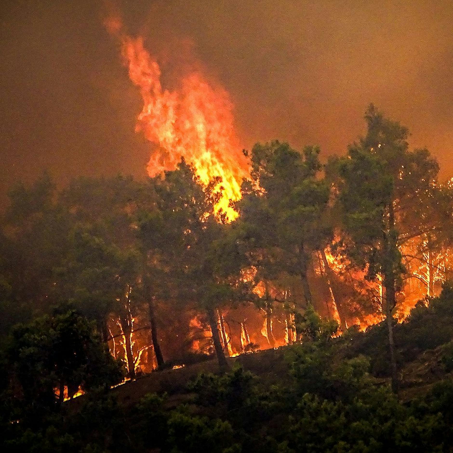 Deutsche Urlauber erzählen: So entkamen wir der Feuer-Hölle von Rhodos