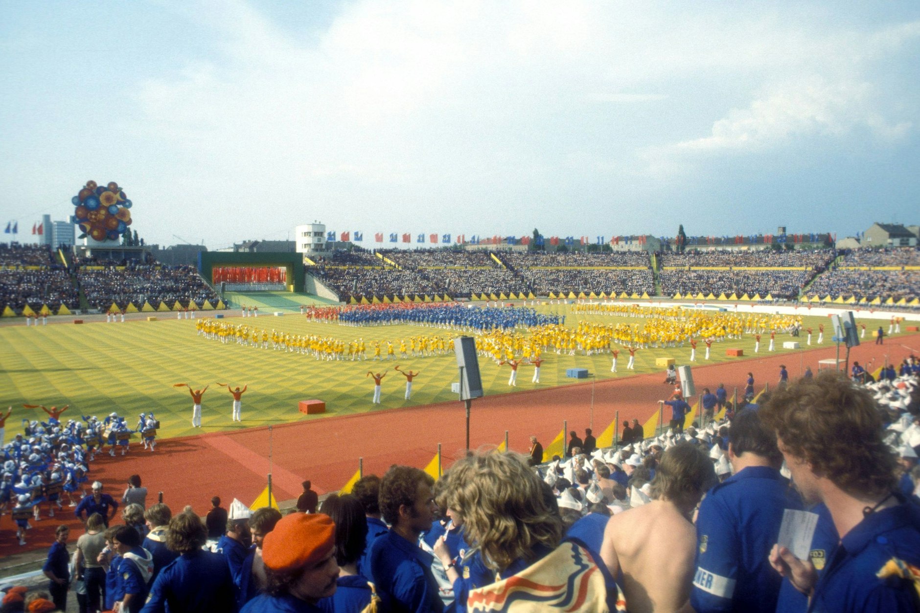 Eröffnung der X. Weltfestspiele der Jugend und Studenten – im Stadion der Weltjugend.