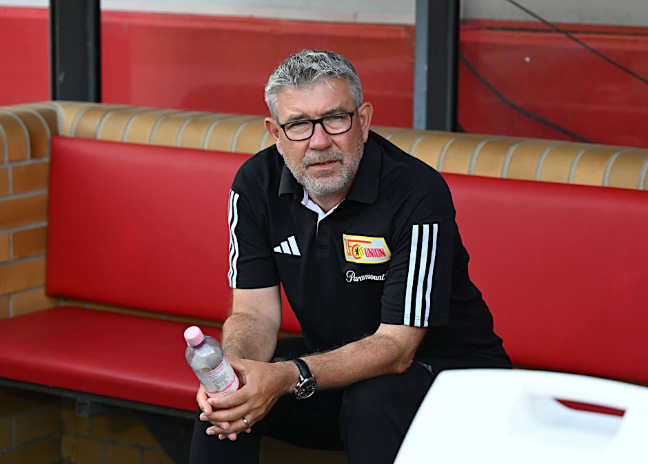 Trainer Urs Fischer hofft auf ein Einsehen der Wettergötter.