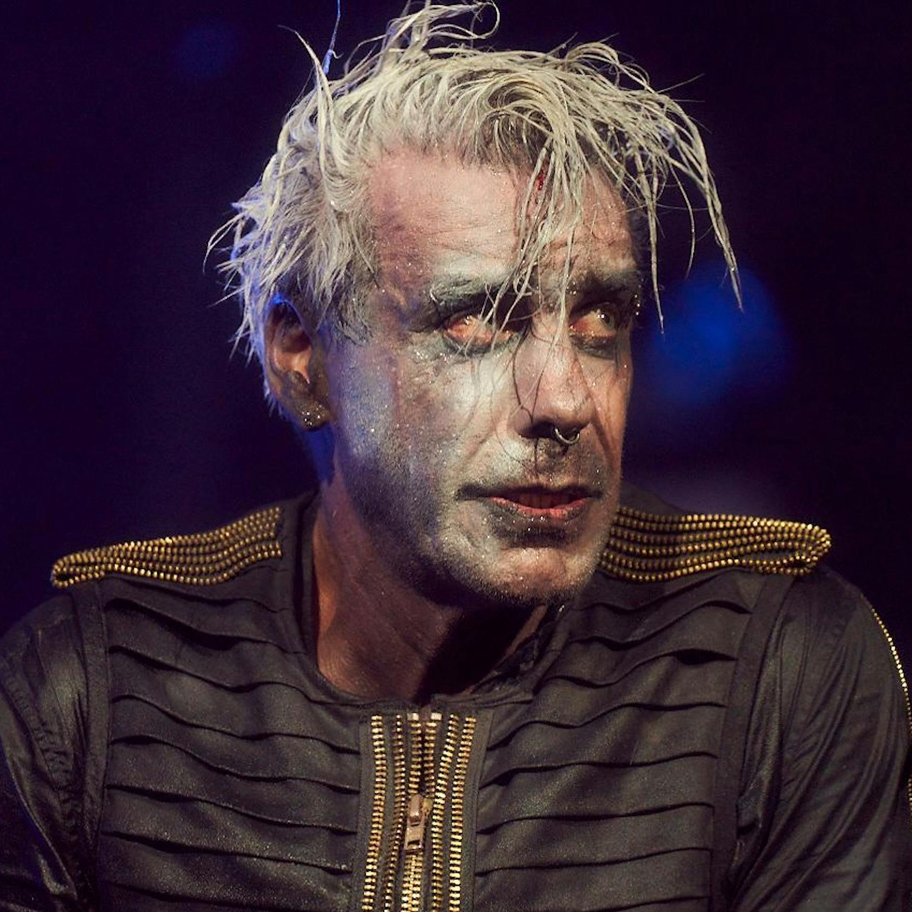 Fans von Rammstein geschockt: Till Lindemann blutüberströmt auf der Bühne! Was ist DA passiert?