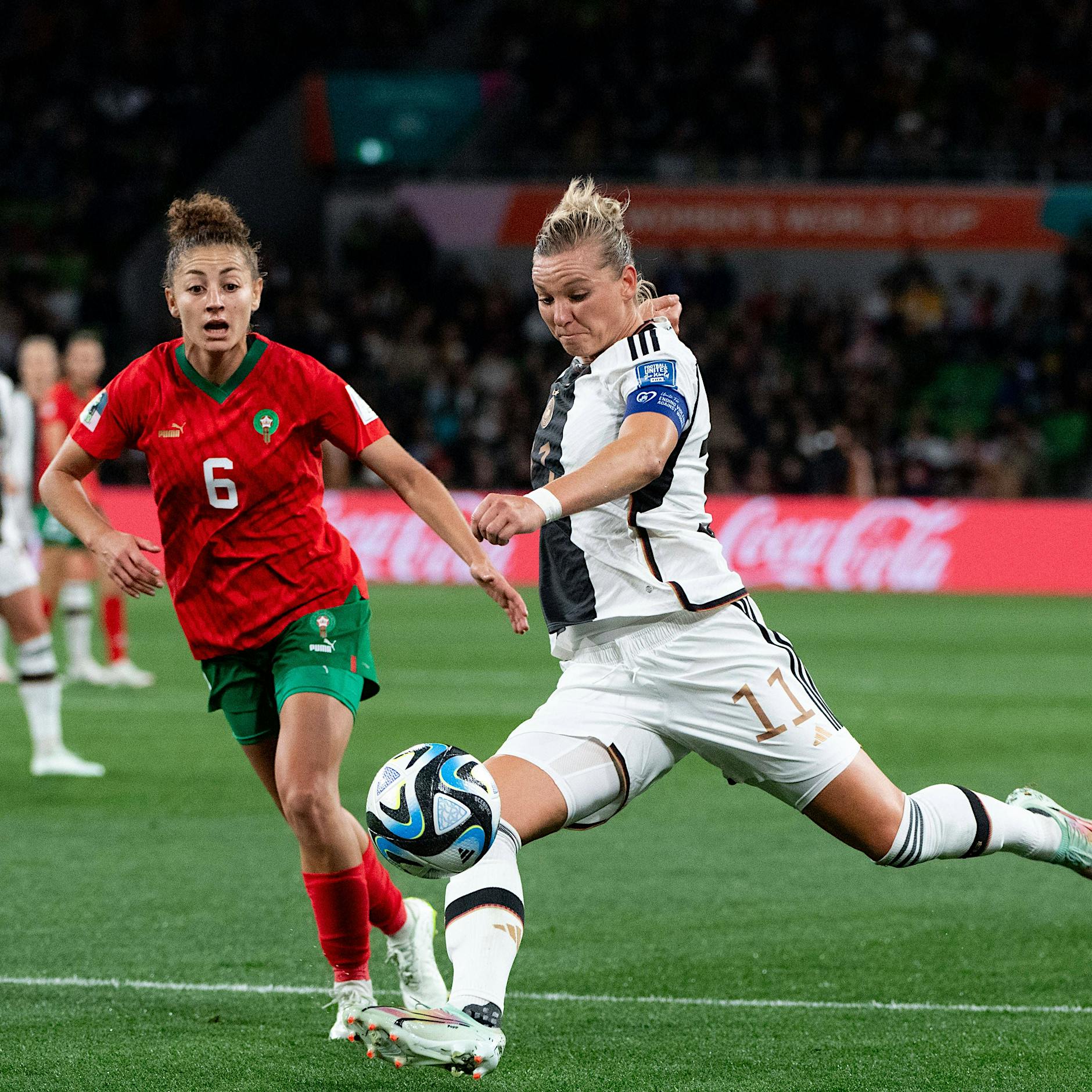 Kantersieg gegen Marokko: Popp glänzt beim WM-Start