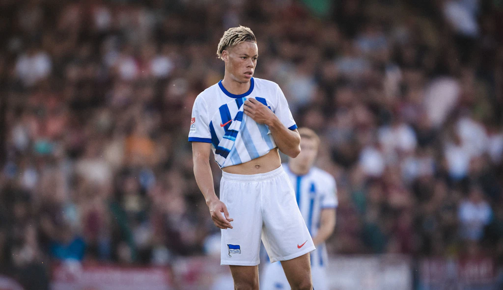 Hertha BSC verlängert vorzeitig mit Derry Scherhant