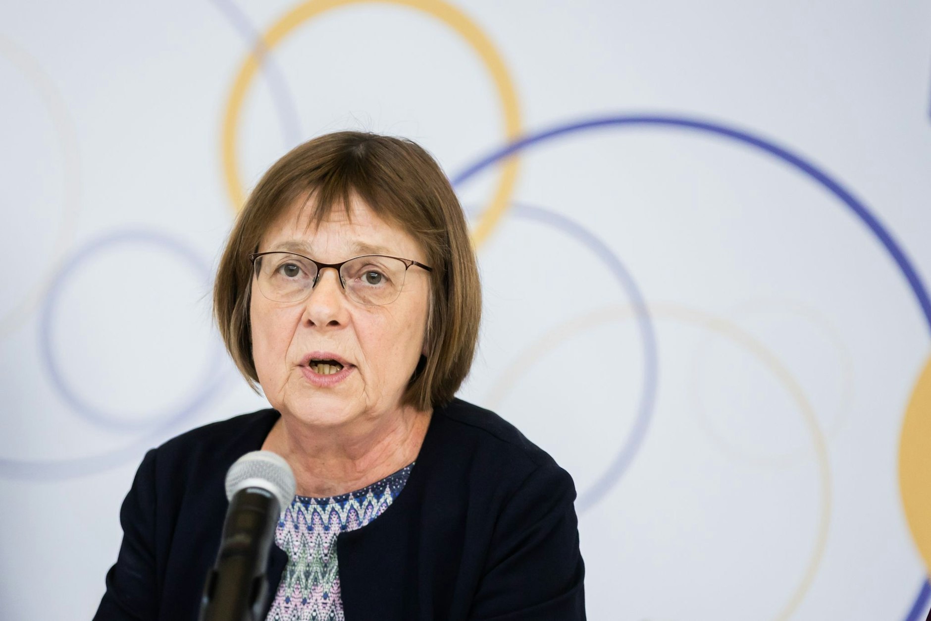 ARCHIV - Ursula Nonnemacher spricht bei einer Pressekonferenz.  