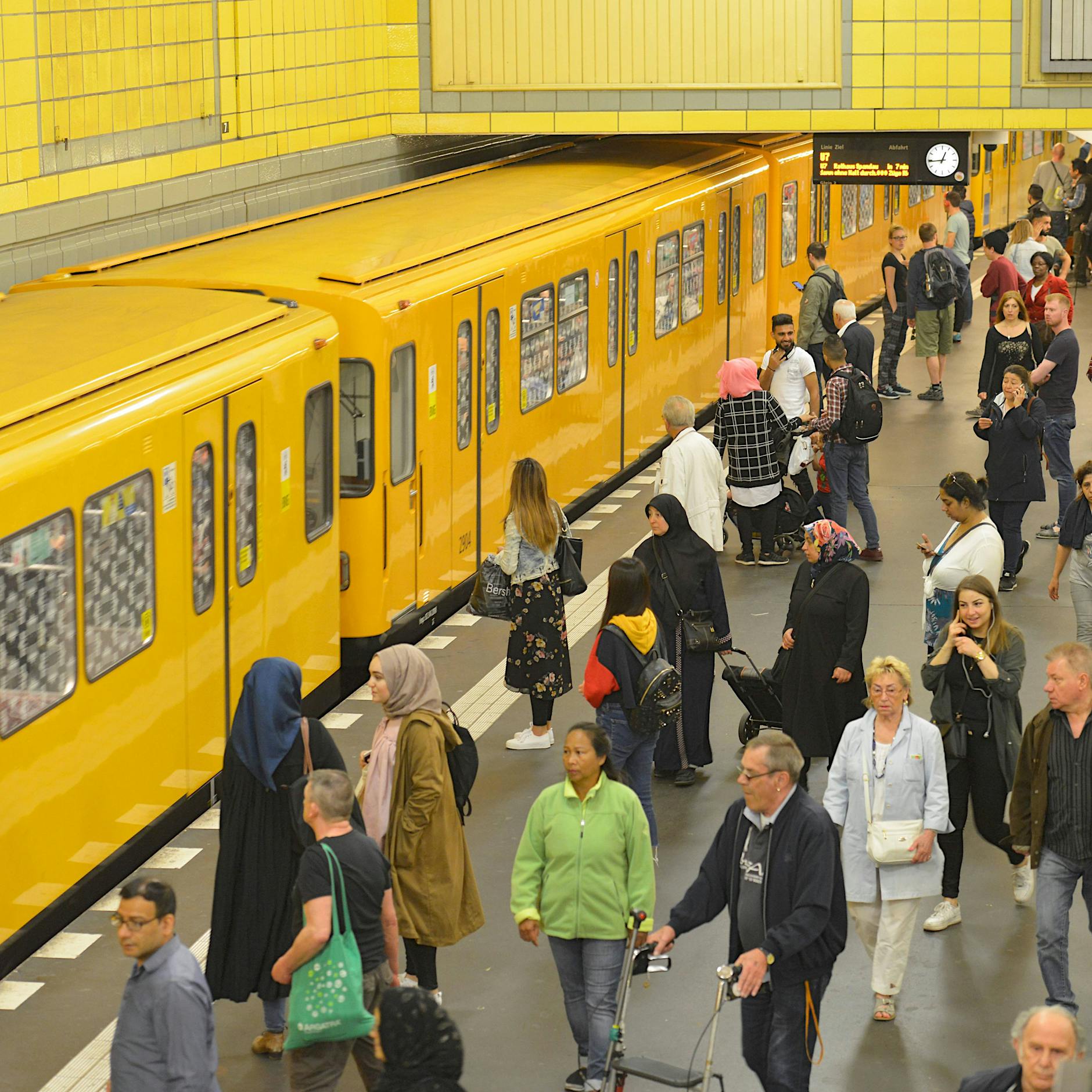 Deutschlandticket: So viele Berliner und Brandenburger haben es schon