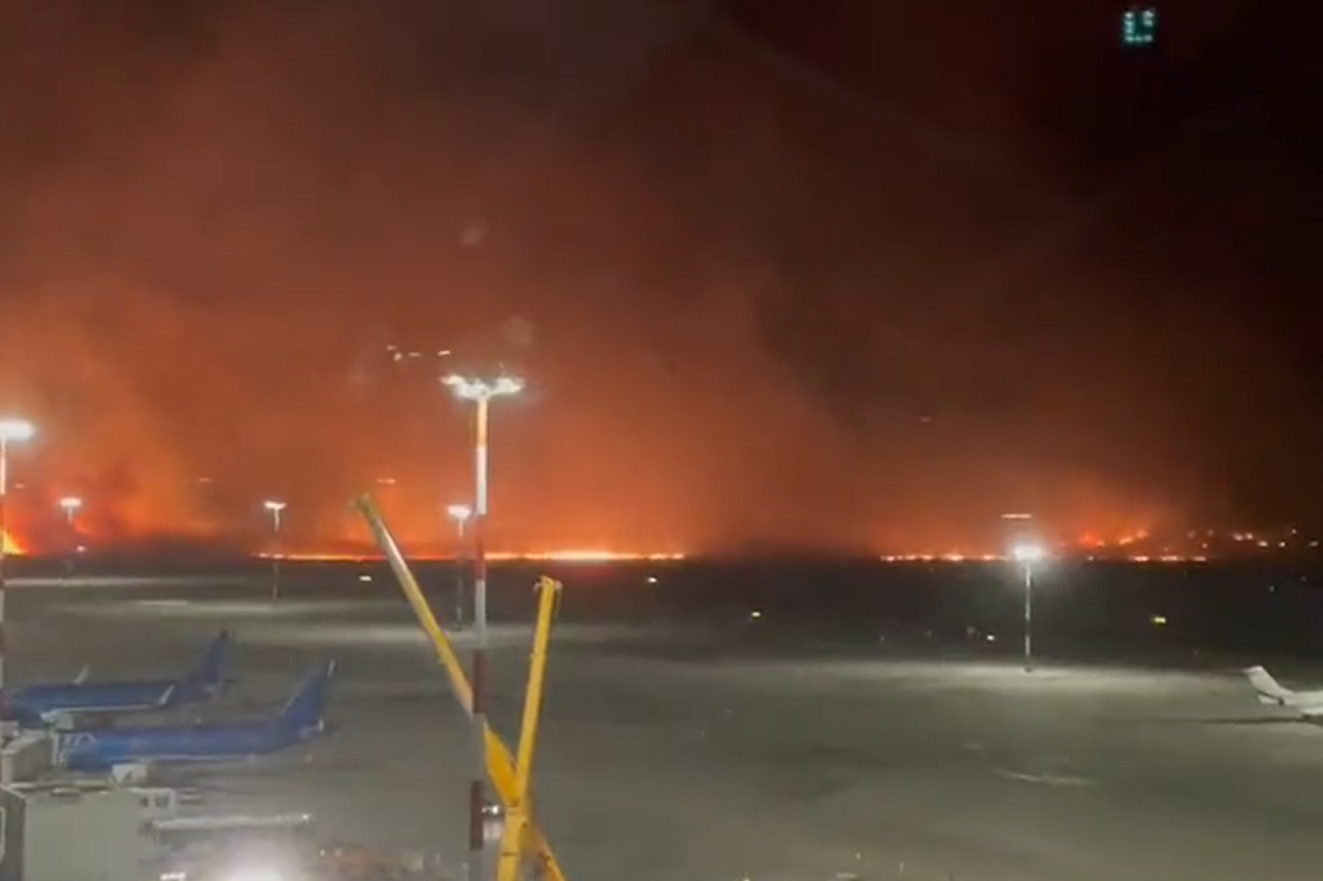 Der Flughafen von Palermo ist bis 11 Uhr gesperrt worden.